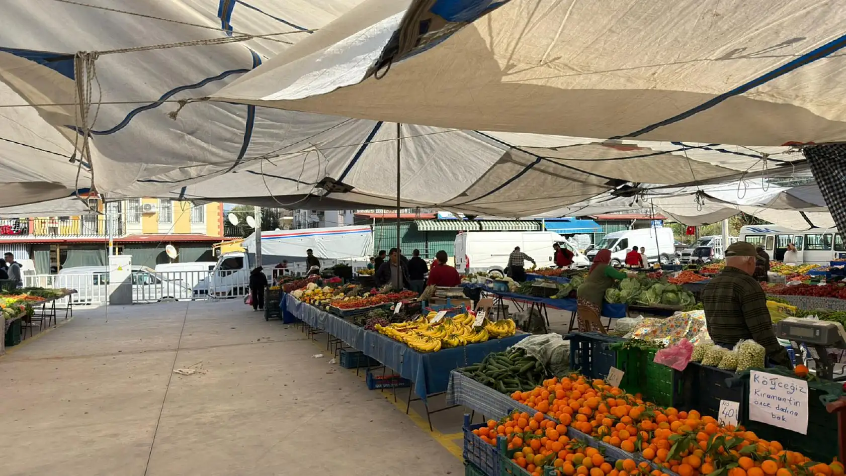 Fethiye Perşembe Pazarı'nda satışlar durgun