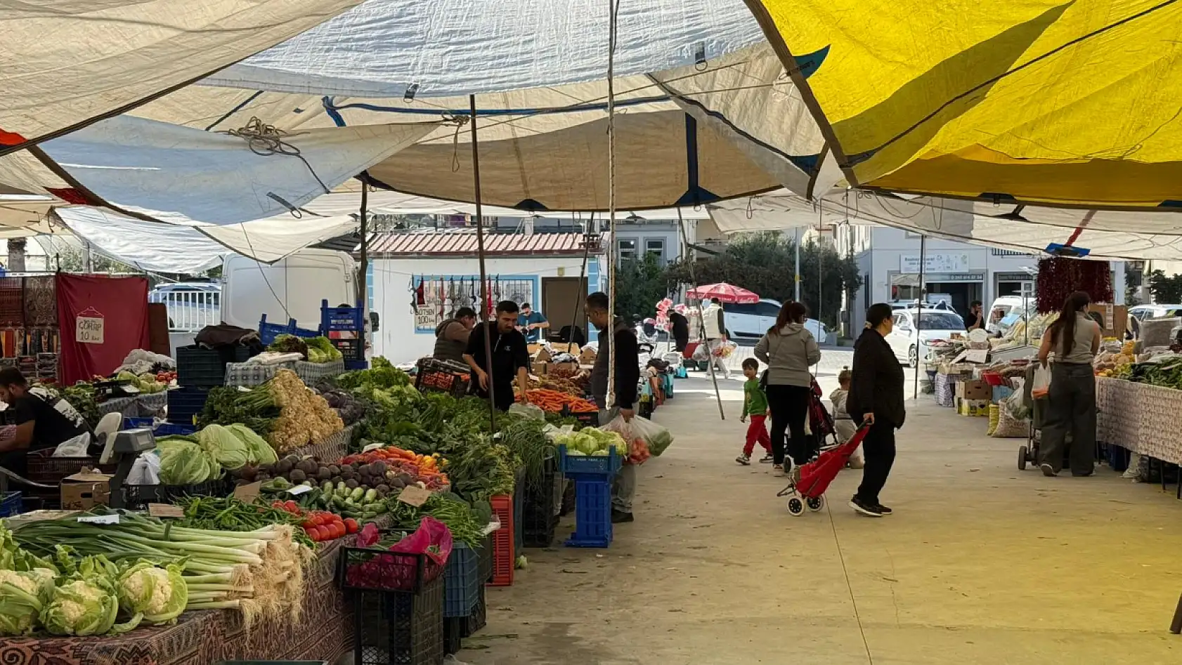 Fethiye Perşembe Pazarı'nda satışlar durgun