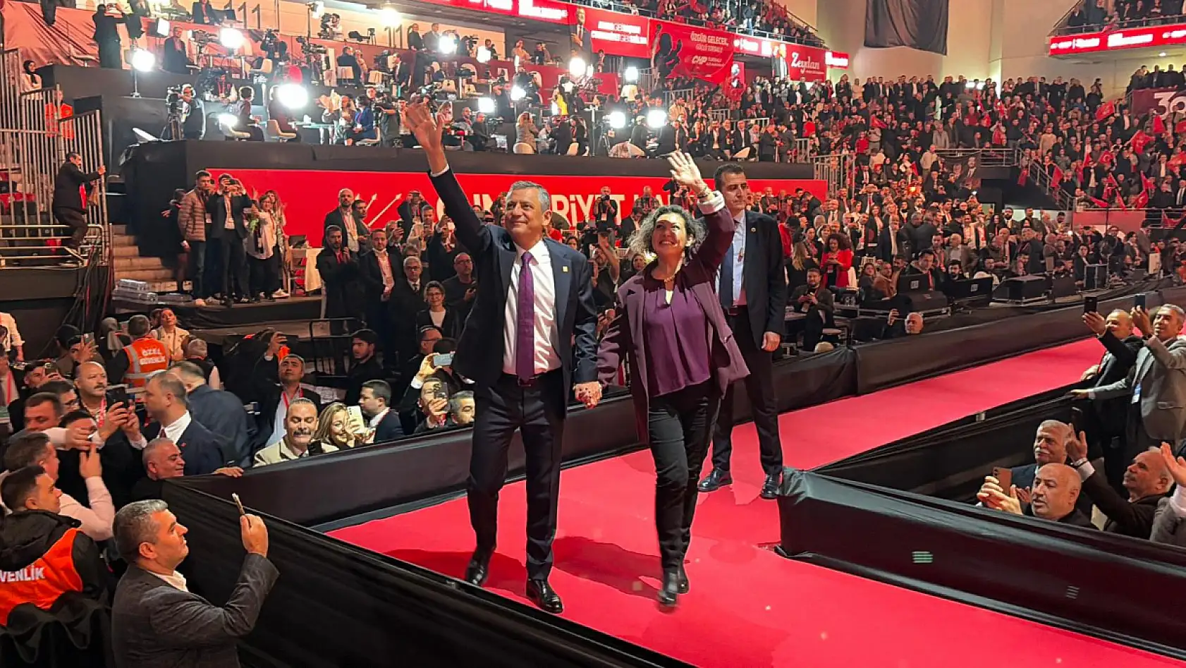 CHP Kurultayında 2. gün: Muğla İl ve İlçe Teşkilatları Ankara'da tam kadro