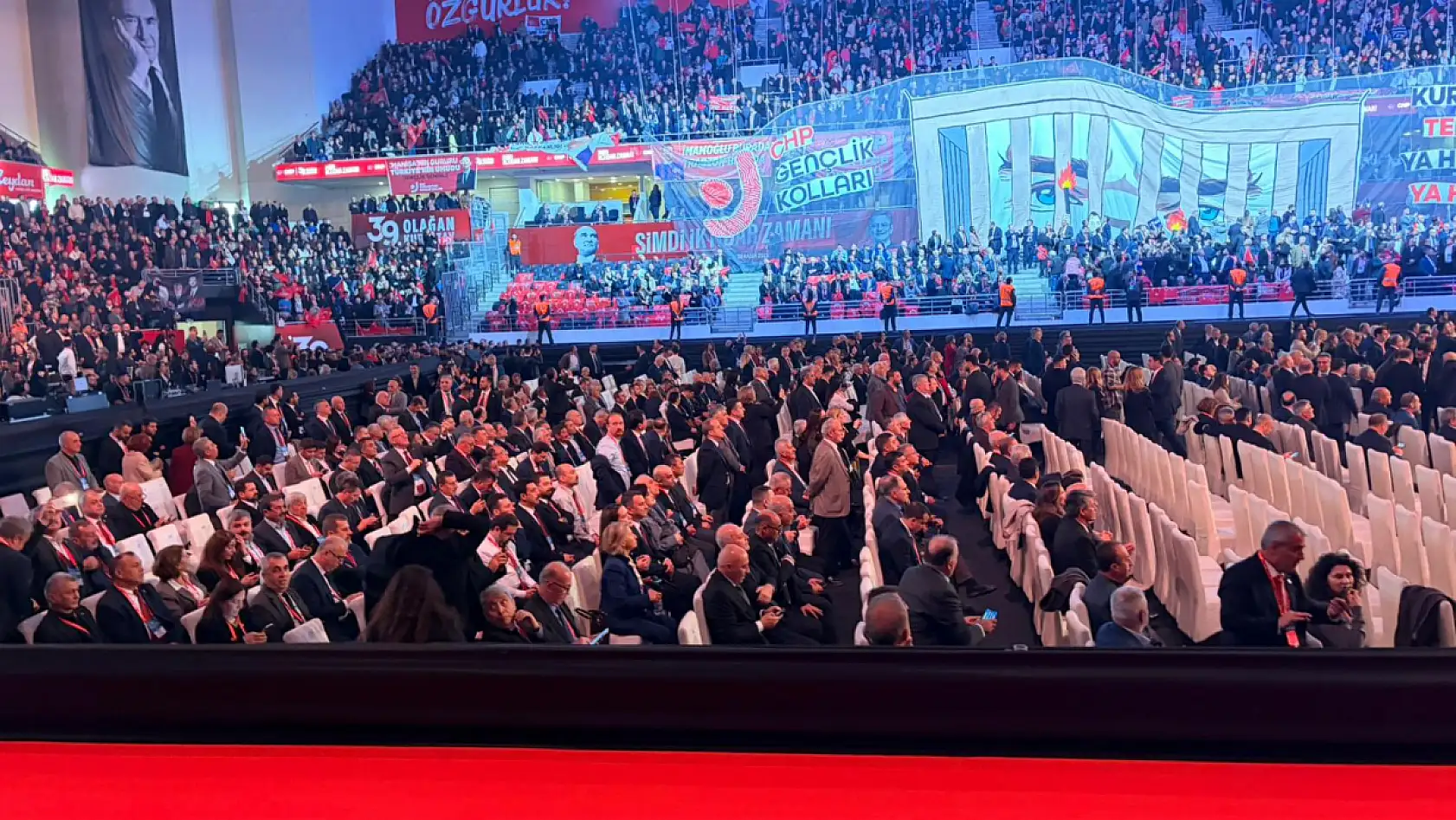 CHP Kurultayında 2. gün: Muğla İl ve İlçe Teşkilatları Ankara'da tam kadro