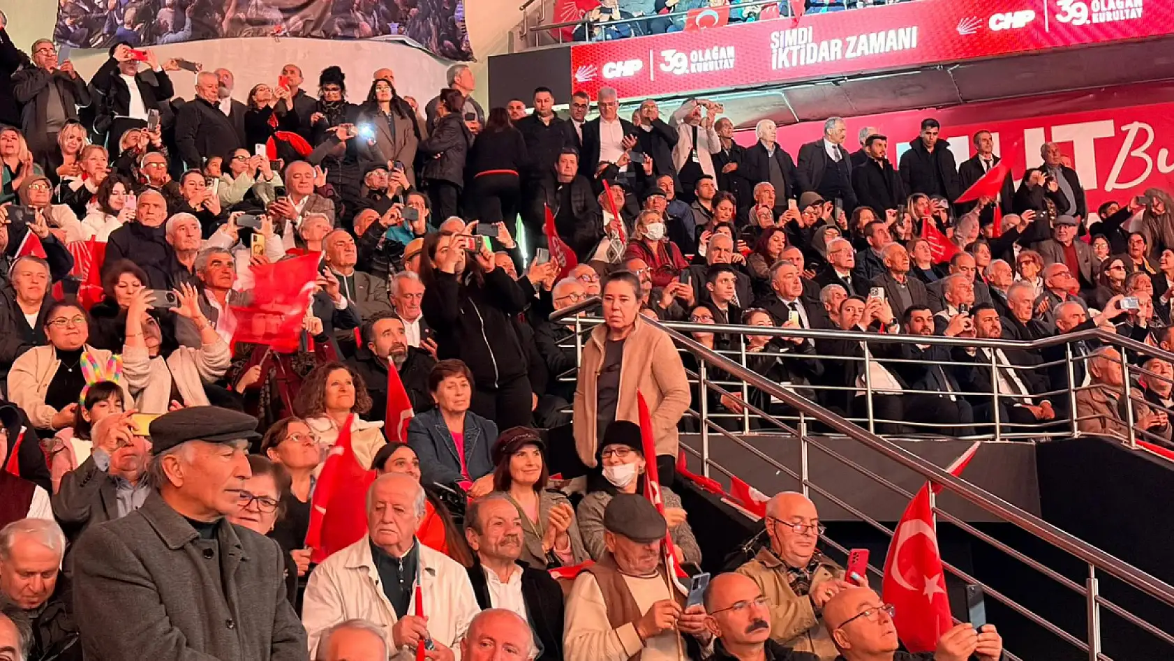 CHP Kurultayında 2. gün: Muğla İl ve İlçe Teşkilatları Ankara'da tam kadro