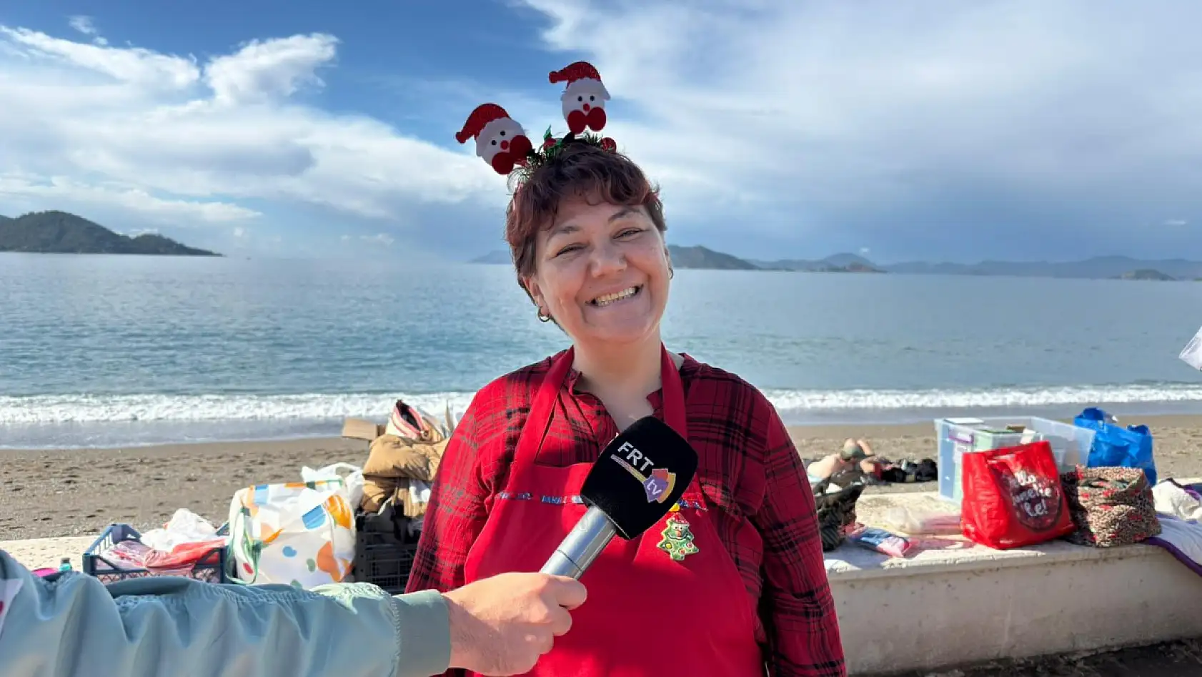 Çalış Plajı'nda Noel Pazarı kuruldu: Renkli tezgahlar yoğun ilgi gördü