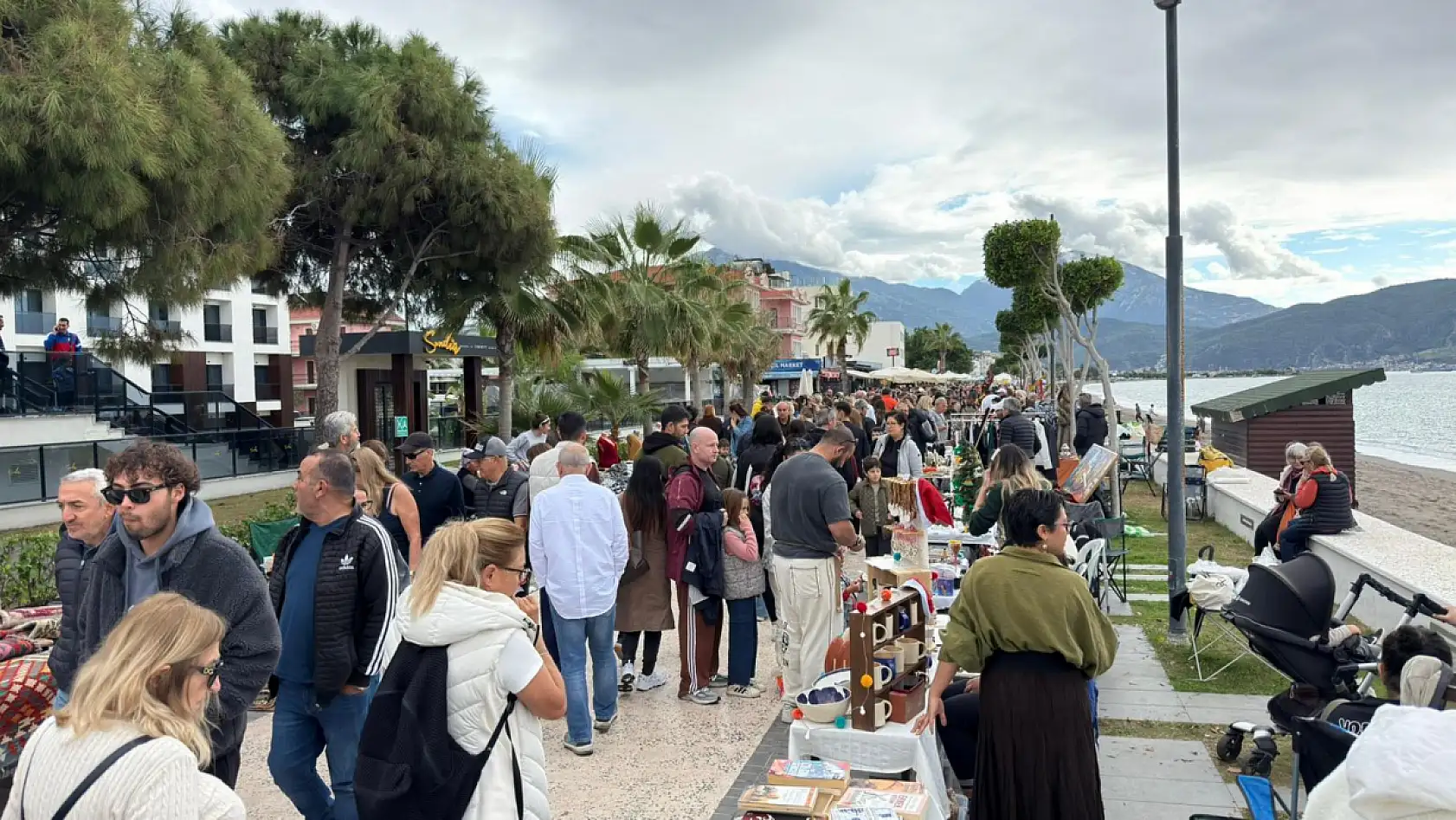 Yeter: 'Çalış'taki Noel Pazarı Geçen Yılların İki Katı Yoğunluk Gördü'