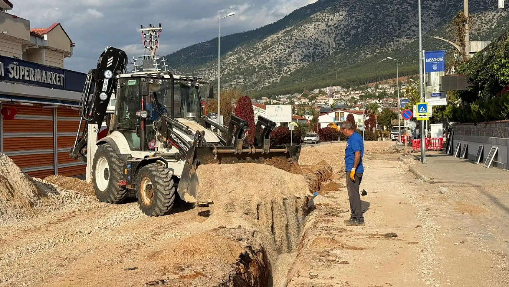 Ölüdeniz Yol Projesi Kapsamında Ovacık'ta Yol Çalışmaları Sürüyor