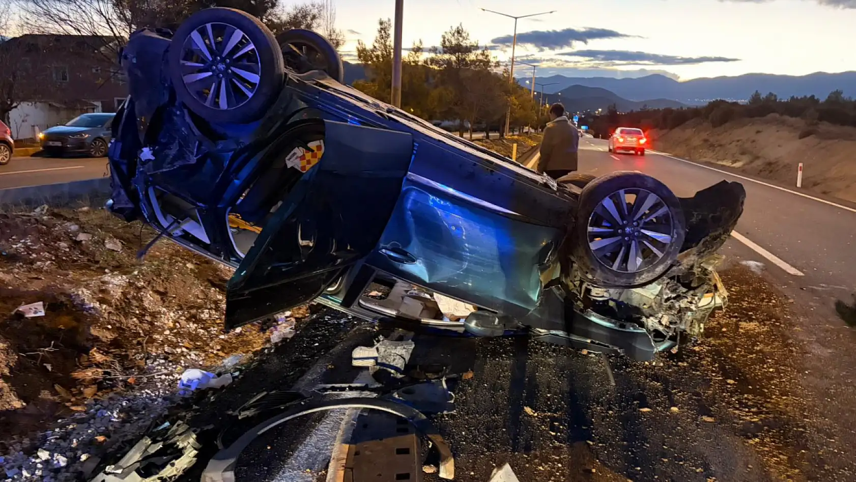 Burdur'dan Denizli Çivril'e Gelişte Araç Takla Attı: 2 Yaralı
