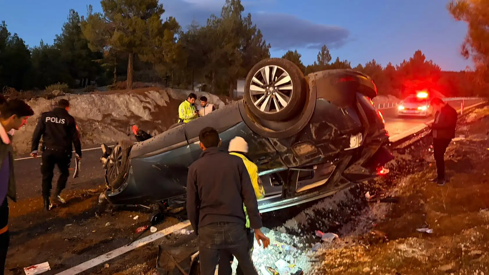 Burdur'dan Denizli Çivril'e Gelişte Araç Takla Attı: 2 Yaralı