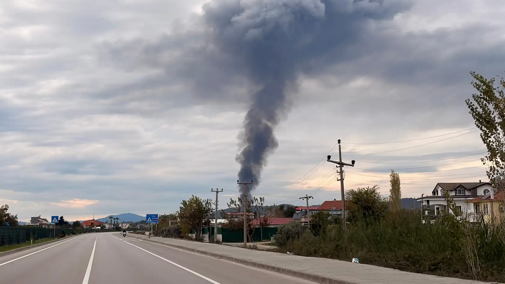 Fethiye Yanıklar Mahallesi'nde korkutan yangın