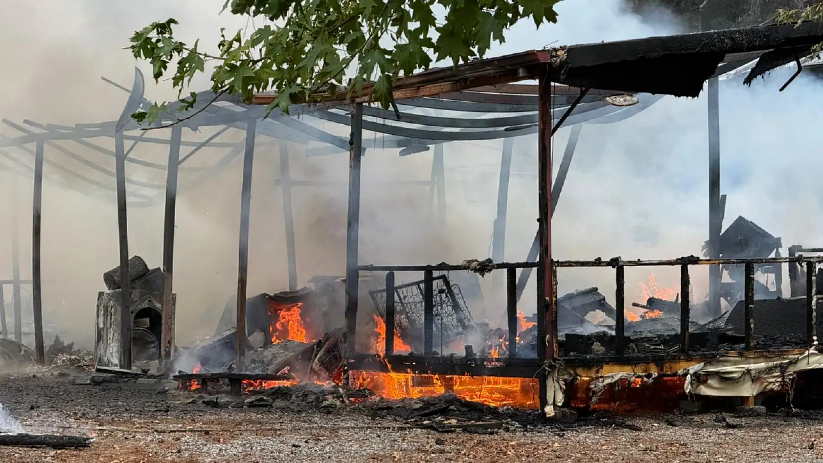 Fethiye Yanıklar Mahallesi'nde korkutan yangın
