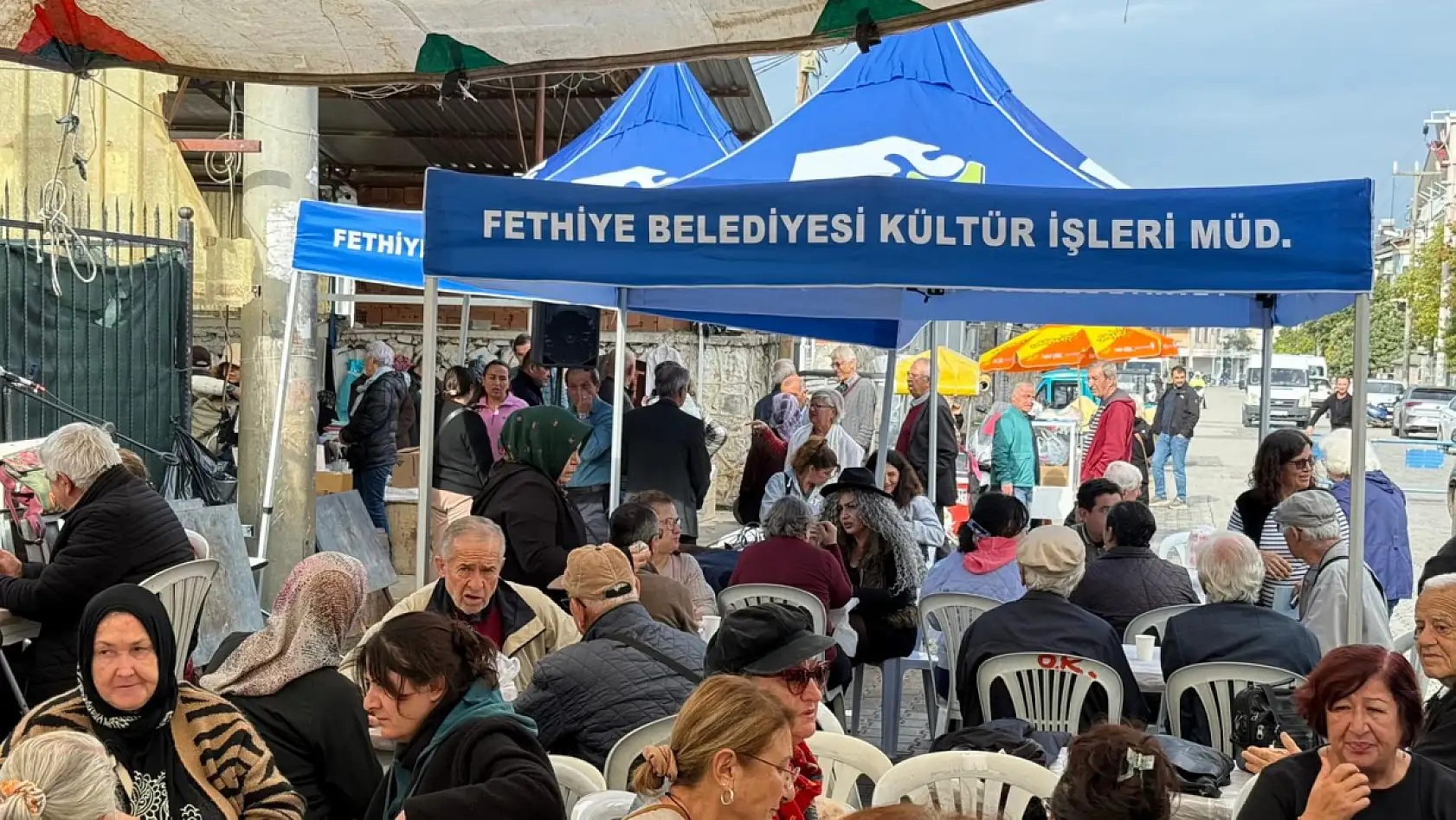 Fethiye'de, Seki ve Çevresi Derneği'nden öğrenci bursları için kermes
