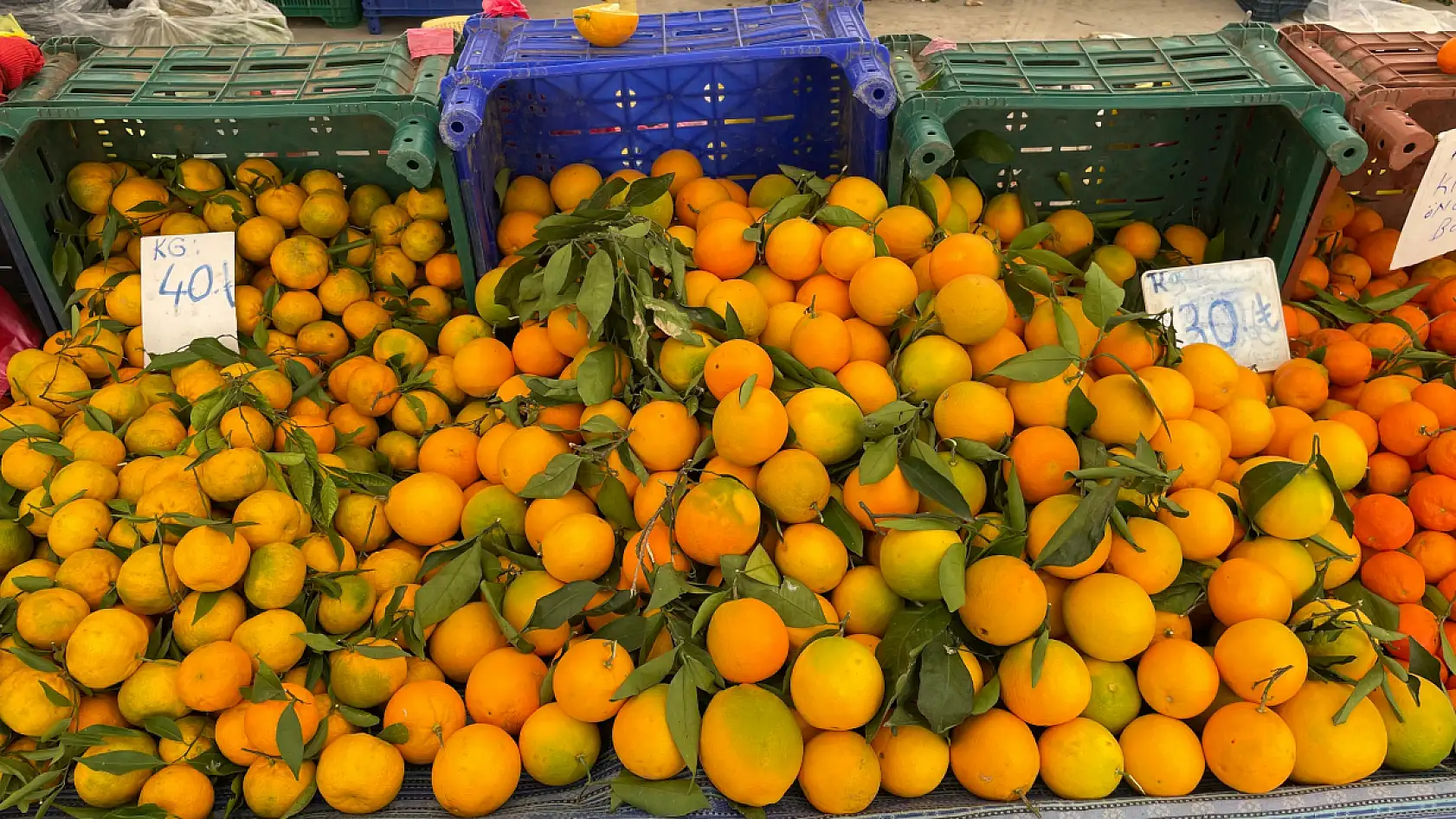 Fethiye'de Perşembe Pazarı'nda güncel fiyatlar