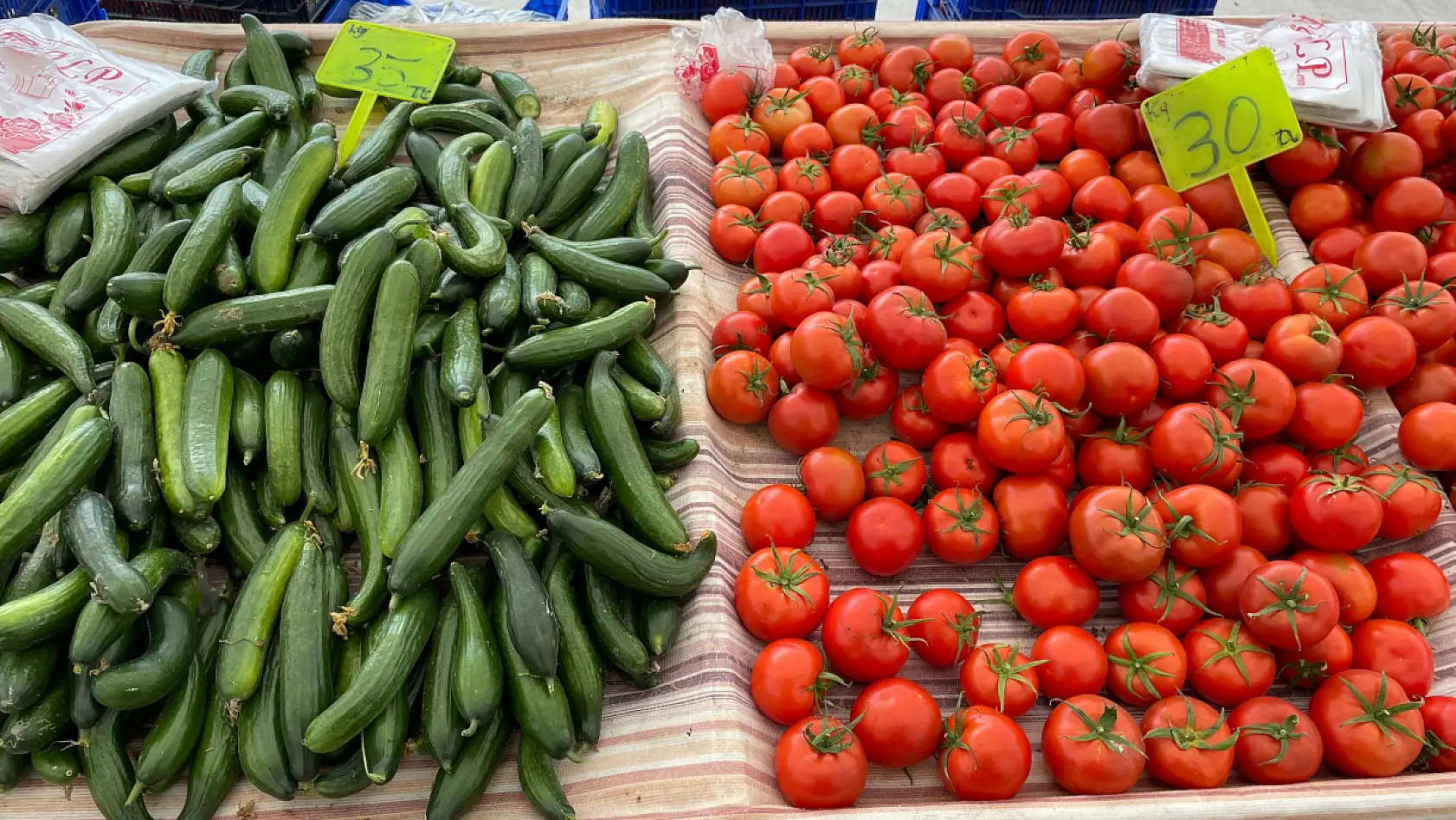 Fethiye'de Perşembe Pazarı'nda güncel fiyatlar