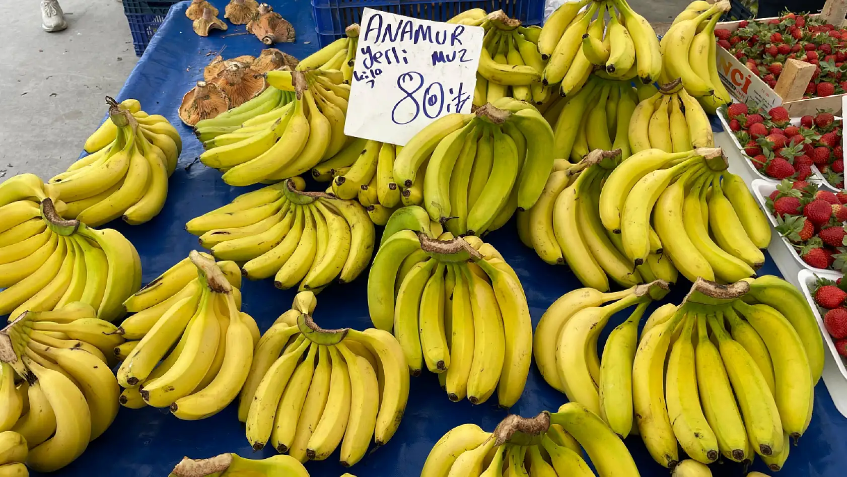 Fethiye'de Perşembe Pazarı'nda güncel fiyatlar