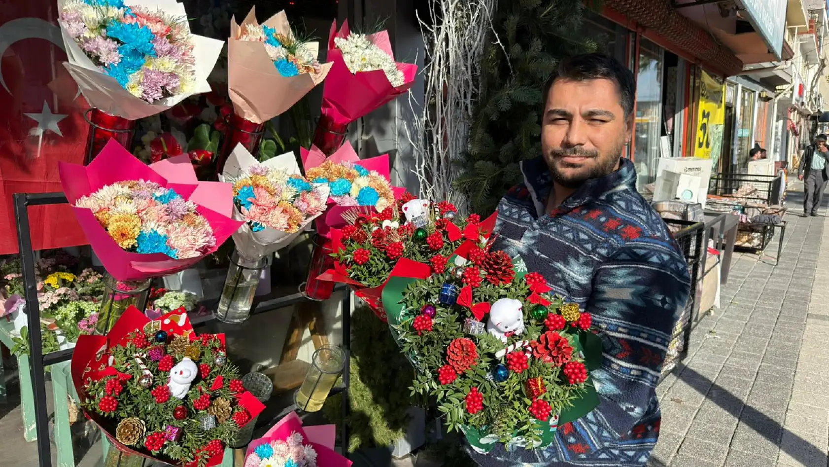 Fethiye'de yılbaşı geleneği: 'Kokina Çiçeği' şans ve dekorasyonun simgesi