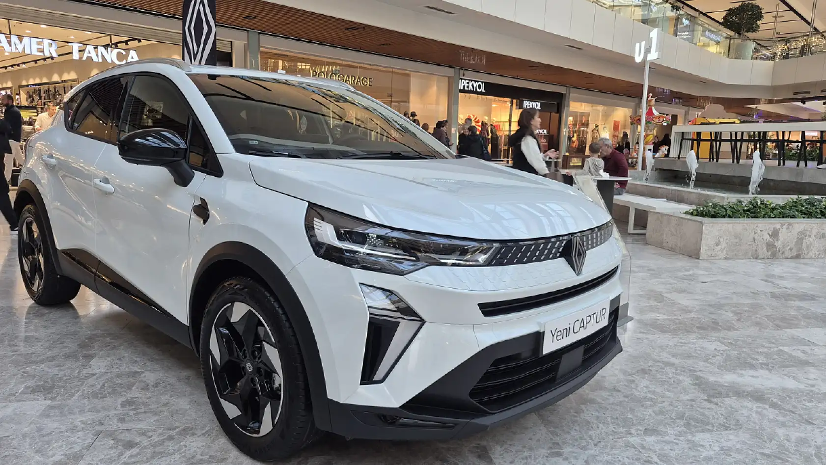 Kutay Motorlu Araçlar, Fethiye Erasta AVM'de Renault modellerini tanıtıyor