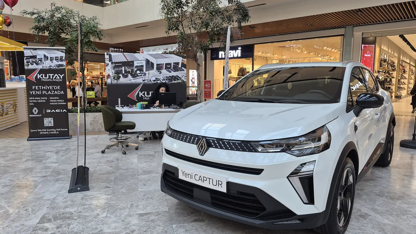 Kutay Motorlu Araçlar, Fethiye Erasta AVM'de Renault modellerini tanıtıyor