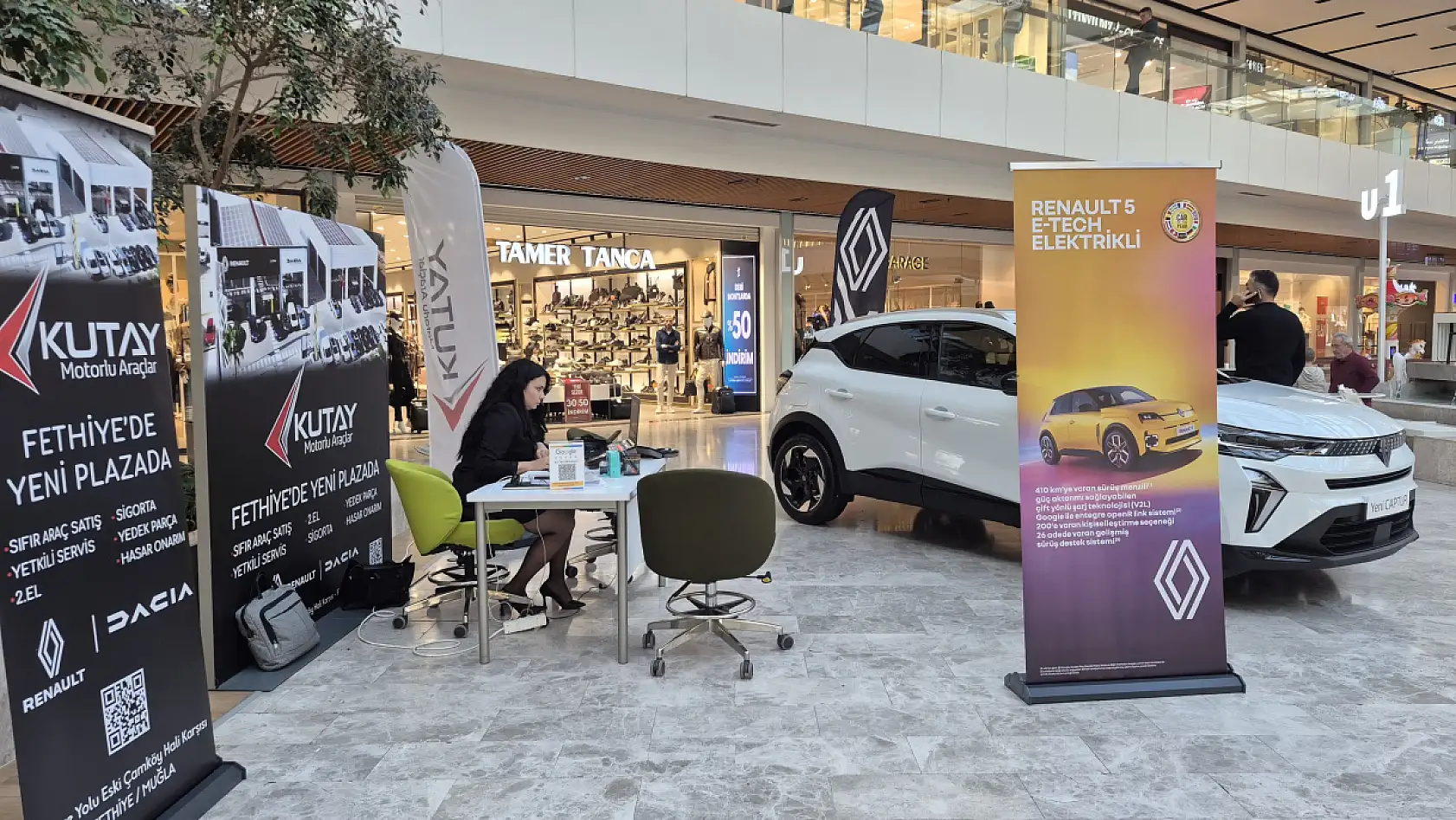 Kutay Motorlu Araçlar, Fethiye Erasta AVM'de Renault modellerini tanıtıyor