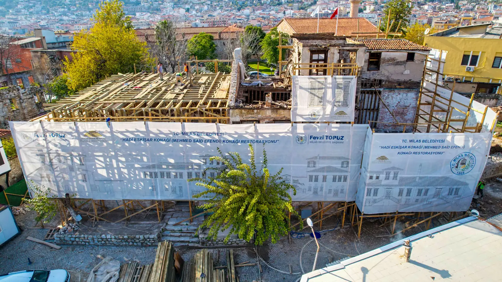 Milas'taki Hadi Eskişar Konağı'nda Yıpranmış Kısımların Sökümü Büyük Oranda Tamamlandı