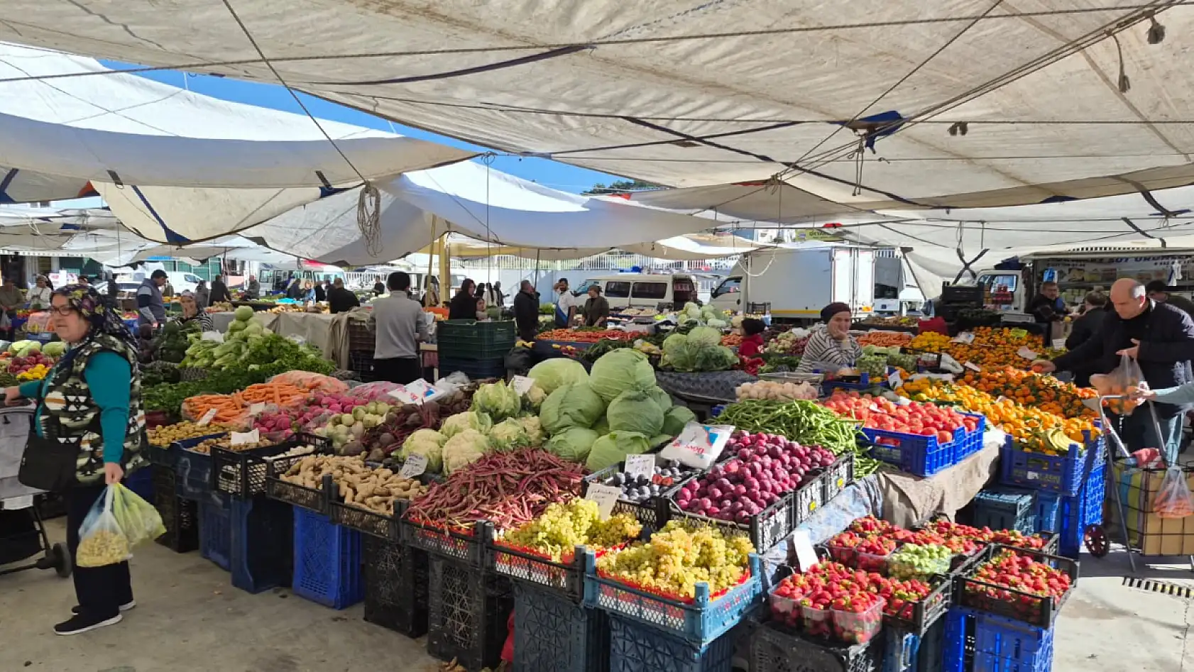 Fethiye Perşembe Pazarı 'tazelikte iddialı'