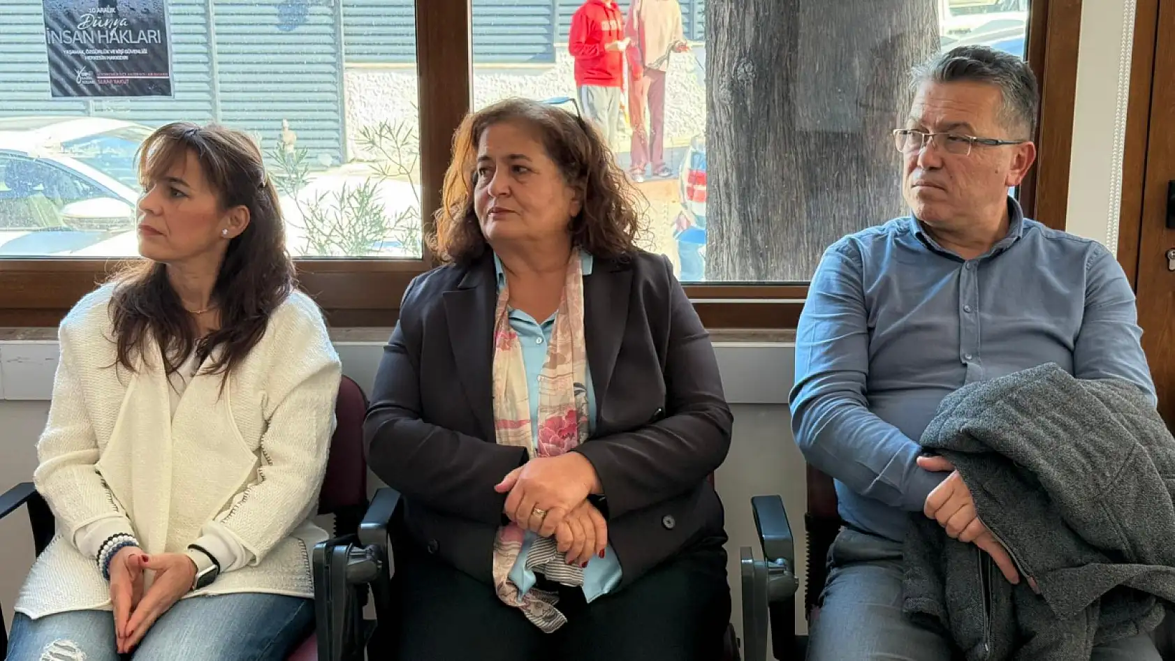 CHP Fethiye Kadın Kolları'ndan İnsan Hakları ve Demokrasi Haftası mesajı