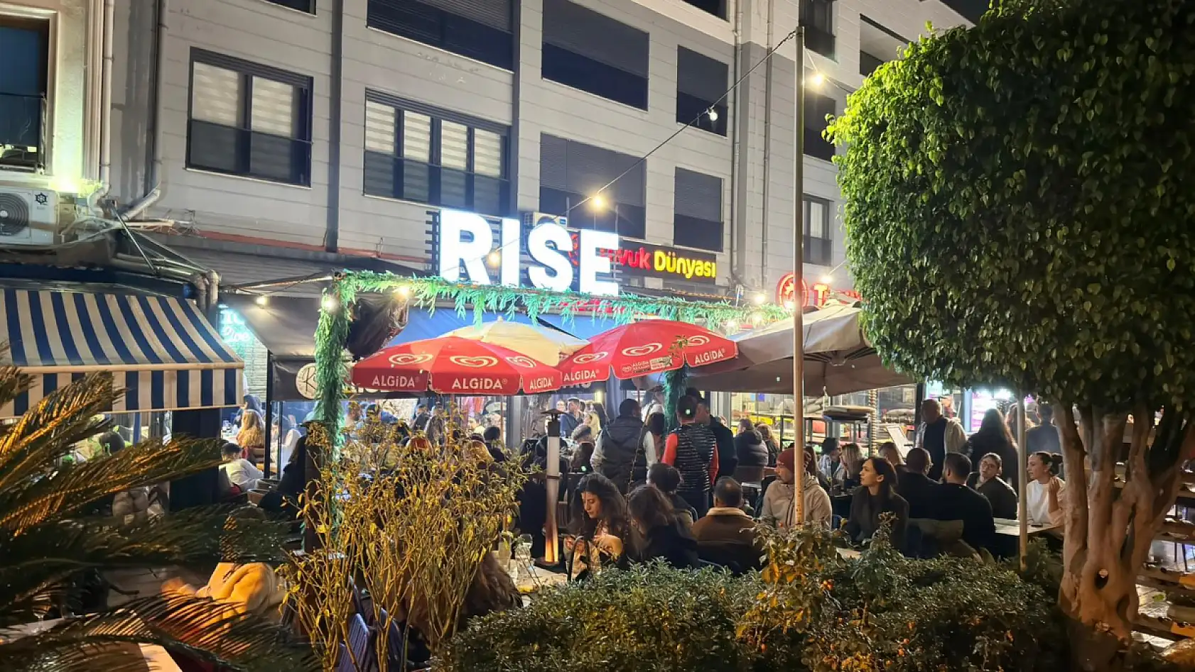 Fethiye' Rise Restoran'da 'Recep İvedik 2' temalı Quiz Night'a yoğun ilgi