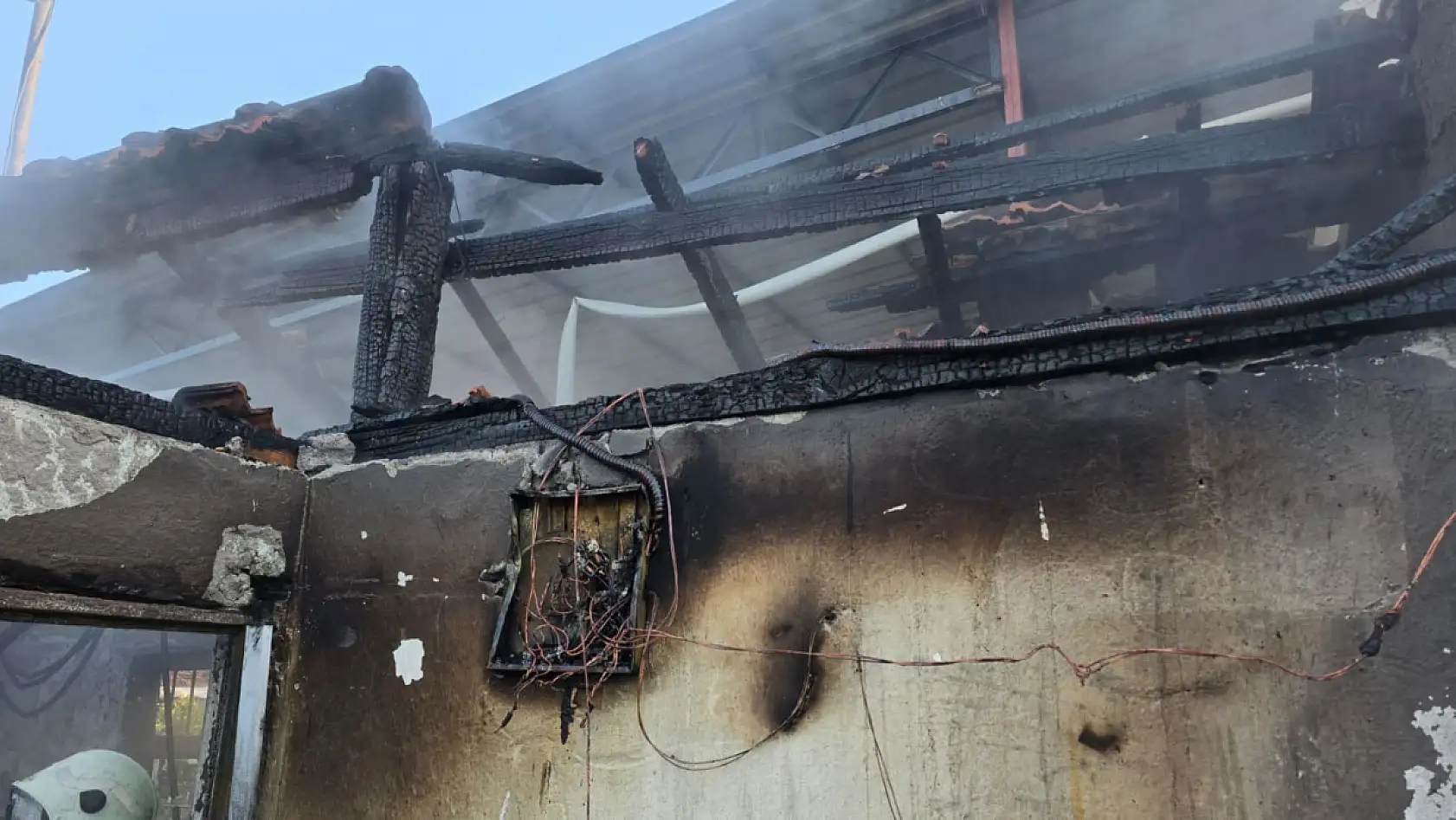 Fethiye'de tek katlı evde yangın: 92 yaşındaki kadın ağır yaralandı