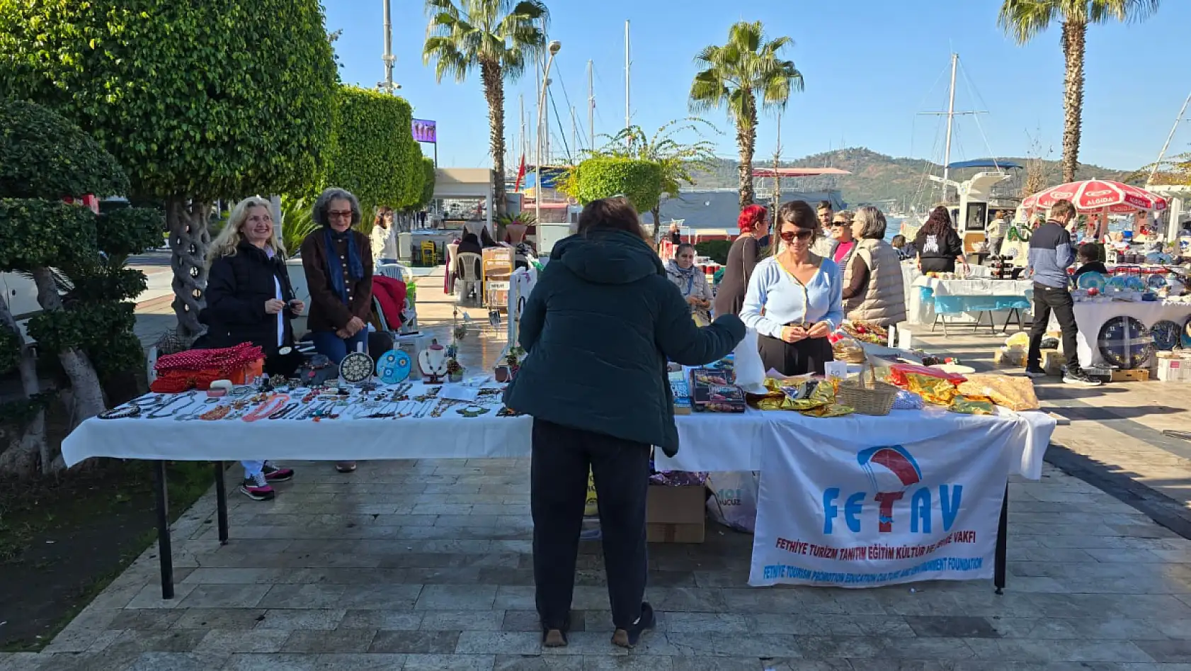 Fethiye'de 3 gün sürecek Yeni Yıl Pazarı açıldı