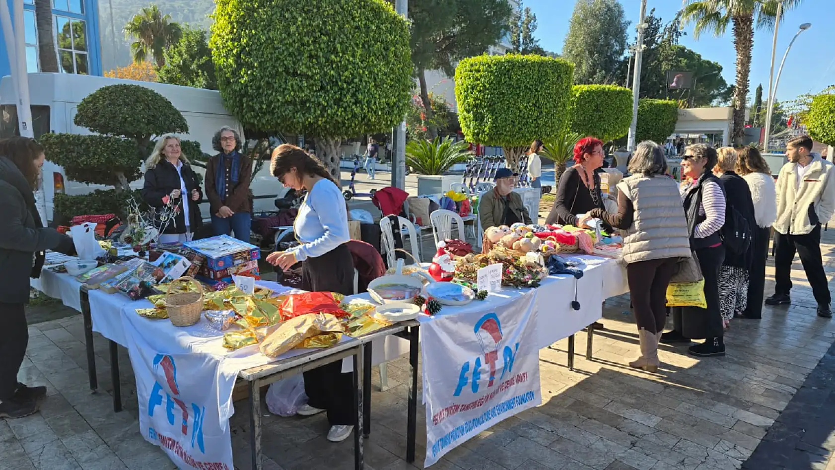 Fethiye'de 3 gün sürecek Yeni Yıl Pazarı açıldı