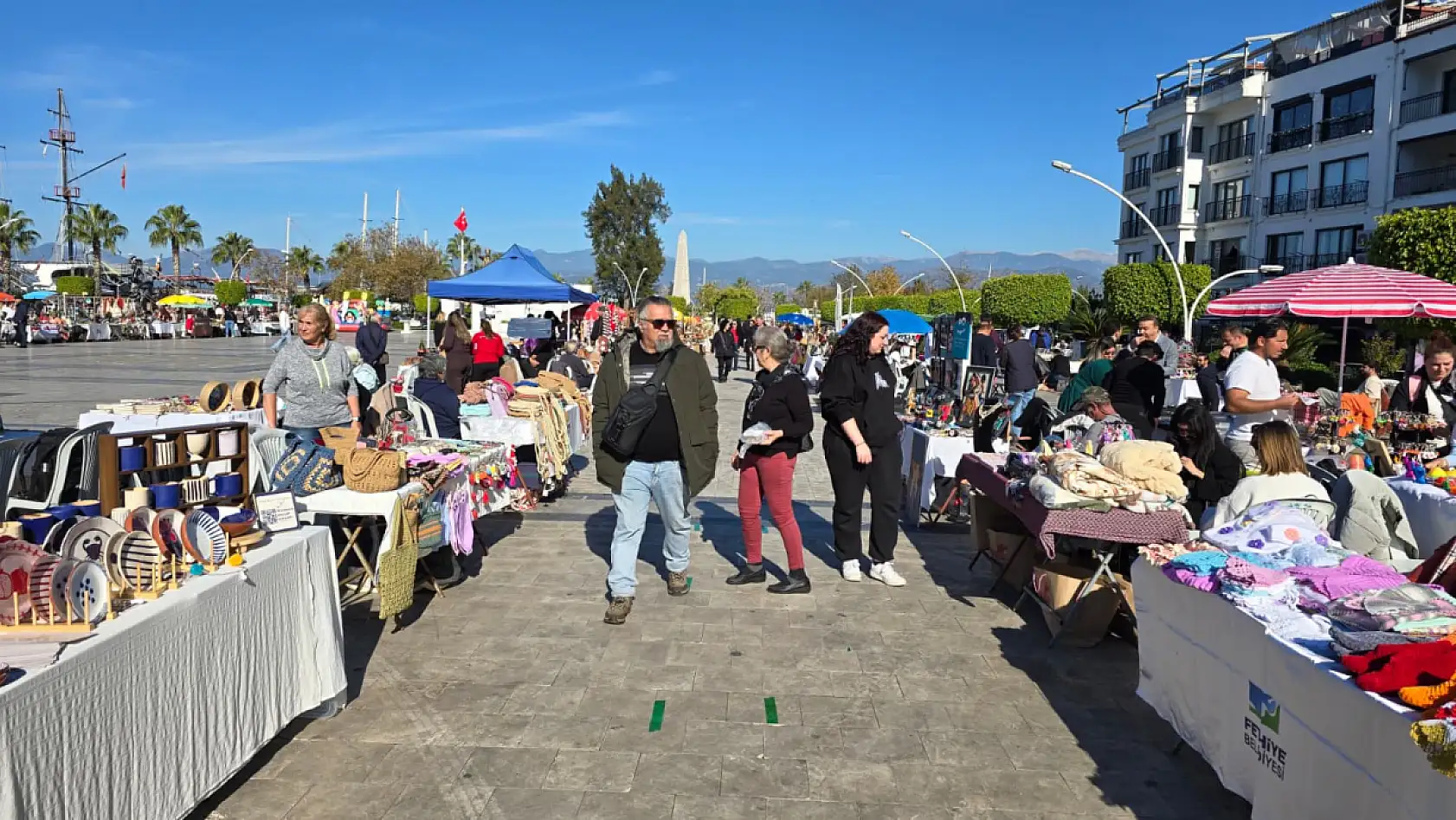Fethiye'de 3 gün sürecek Yeni Yıl Pazarı açıldı