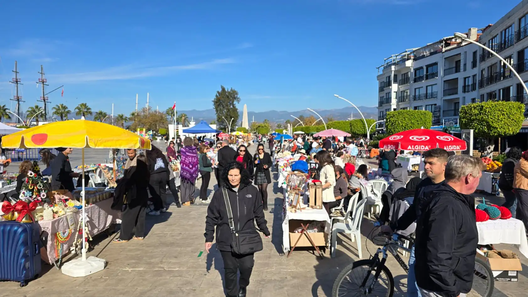 Fethiye'de 3 gün sürecek Yeni Yıl Pazarı açıldı