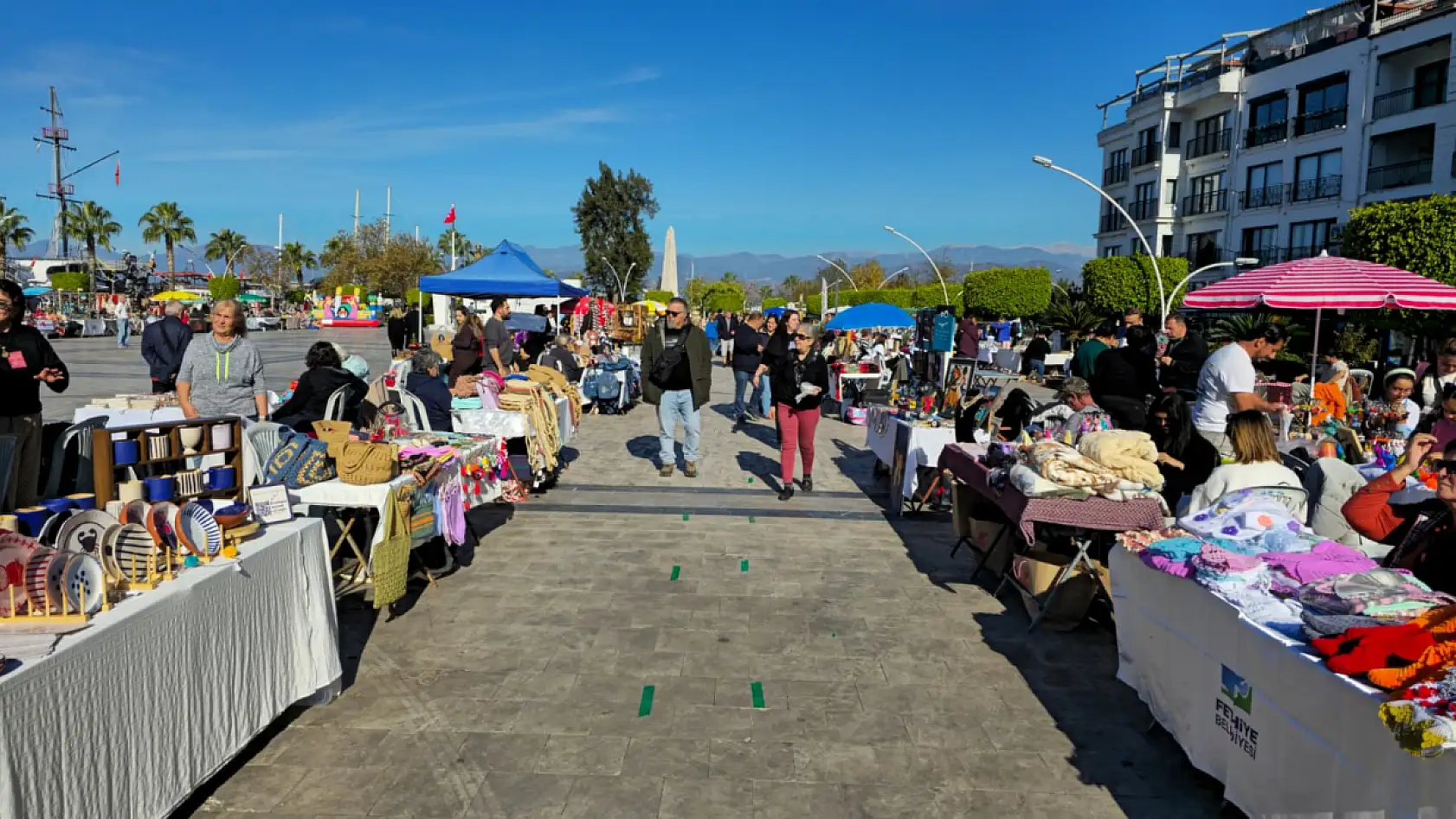 Fethiye'de 3 gün sürecek Yeni Yıl Pazarı açıldı