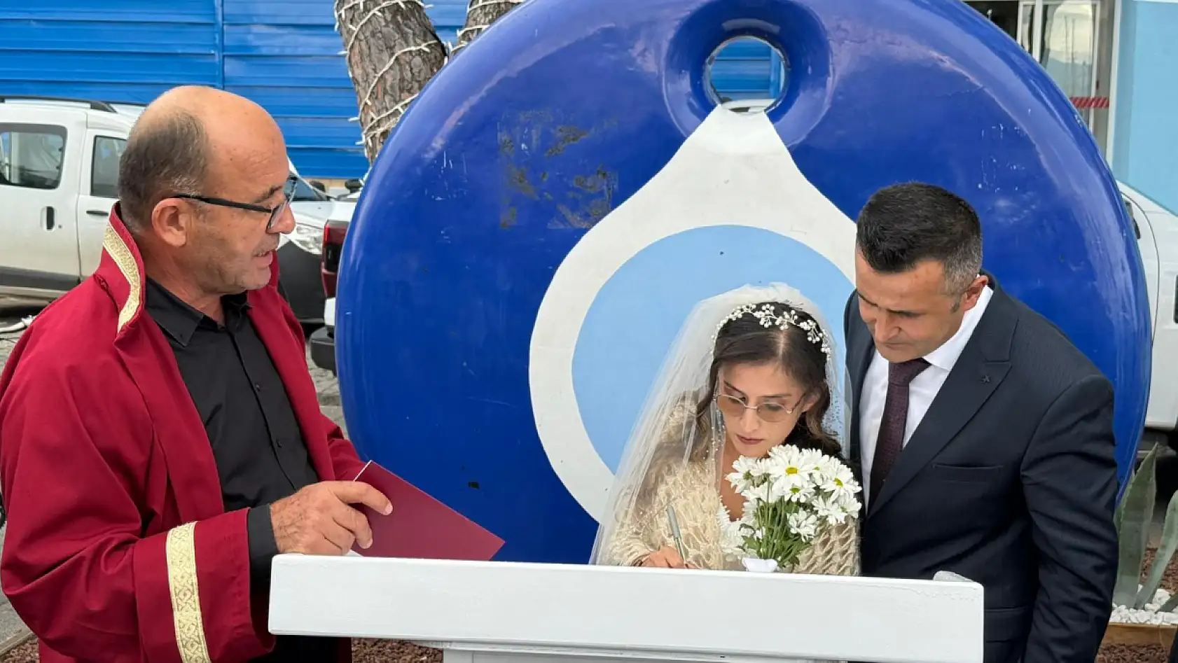 Fethiye'de mutlu bir 'Evet': Teslime Alakısa ve Taner Genç dünyaevine girdi