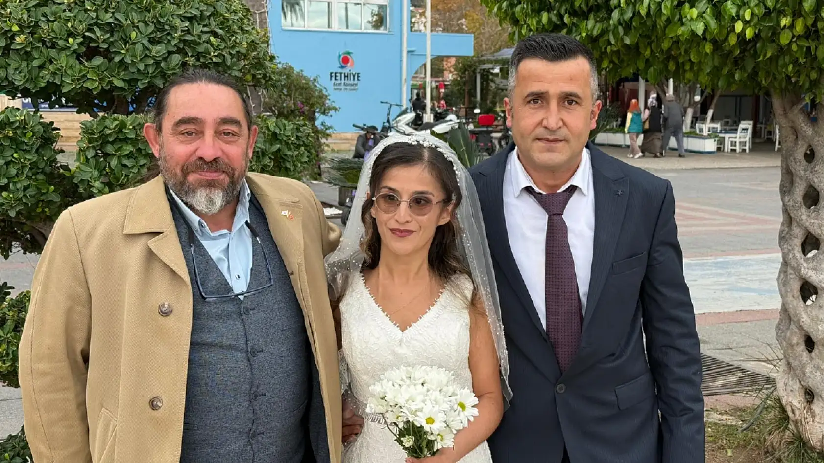 Fethiye'de mutlu bir 'Evet': Teslime Alakısa ve Taner Genç dünyaevine girdi