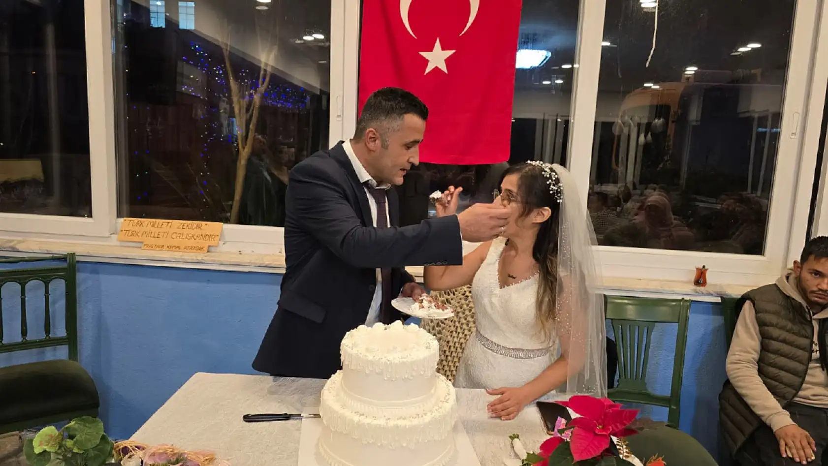 Fethiye'de Teslime Alakısa ve Taner Genç Çifti Mutluluklarını Düğünle Taçlandırdı