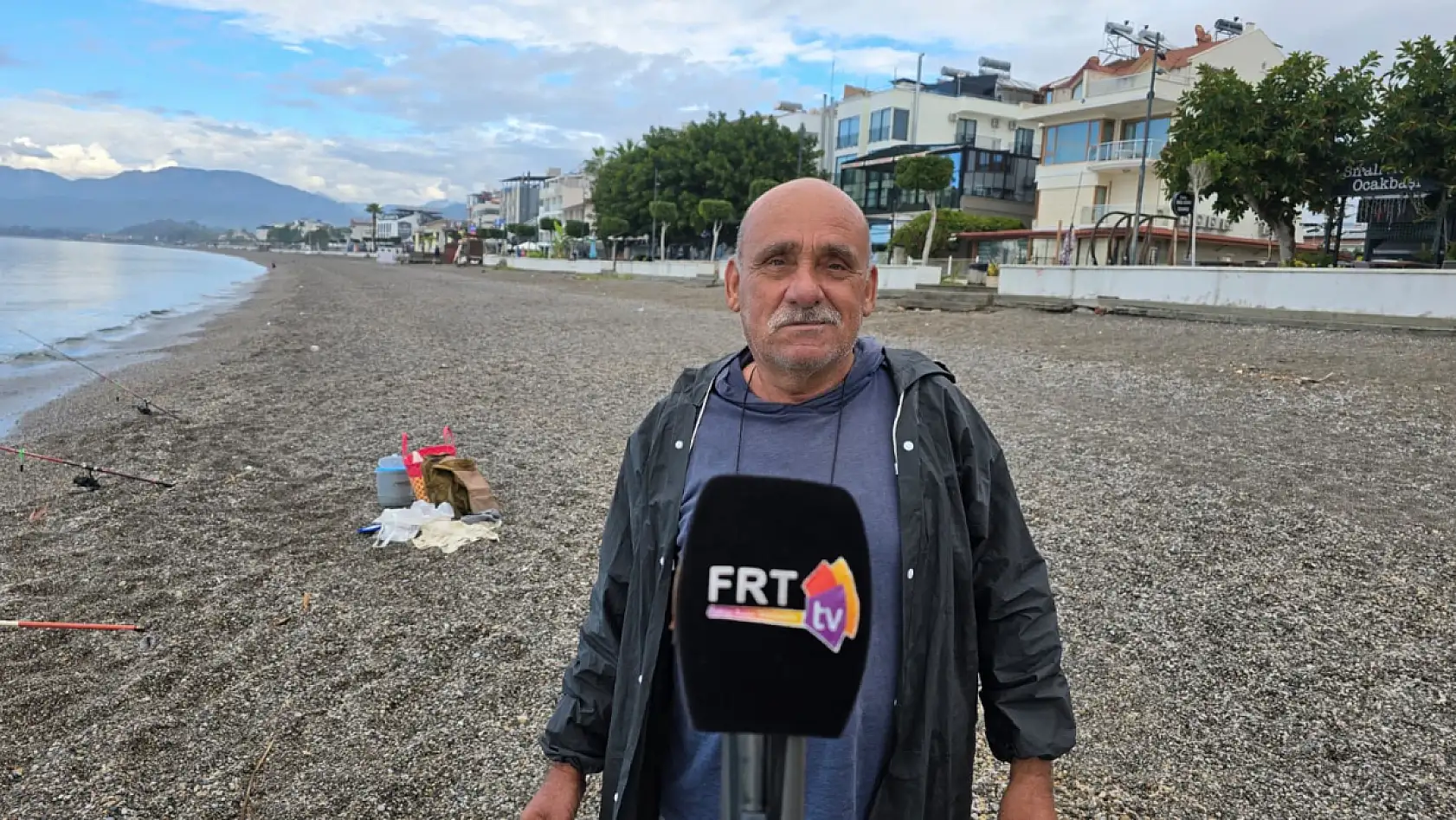 Fethiye Çalış Plajı'nda olta keyfi: 64 yaşında balık tutkusu