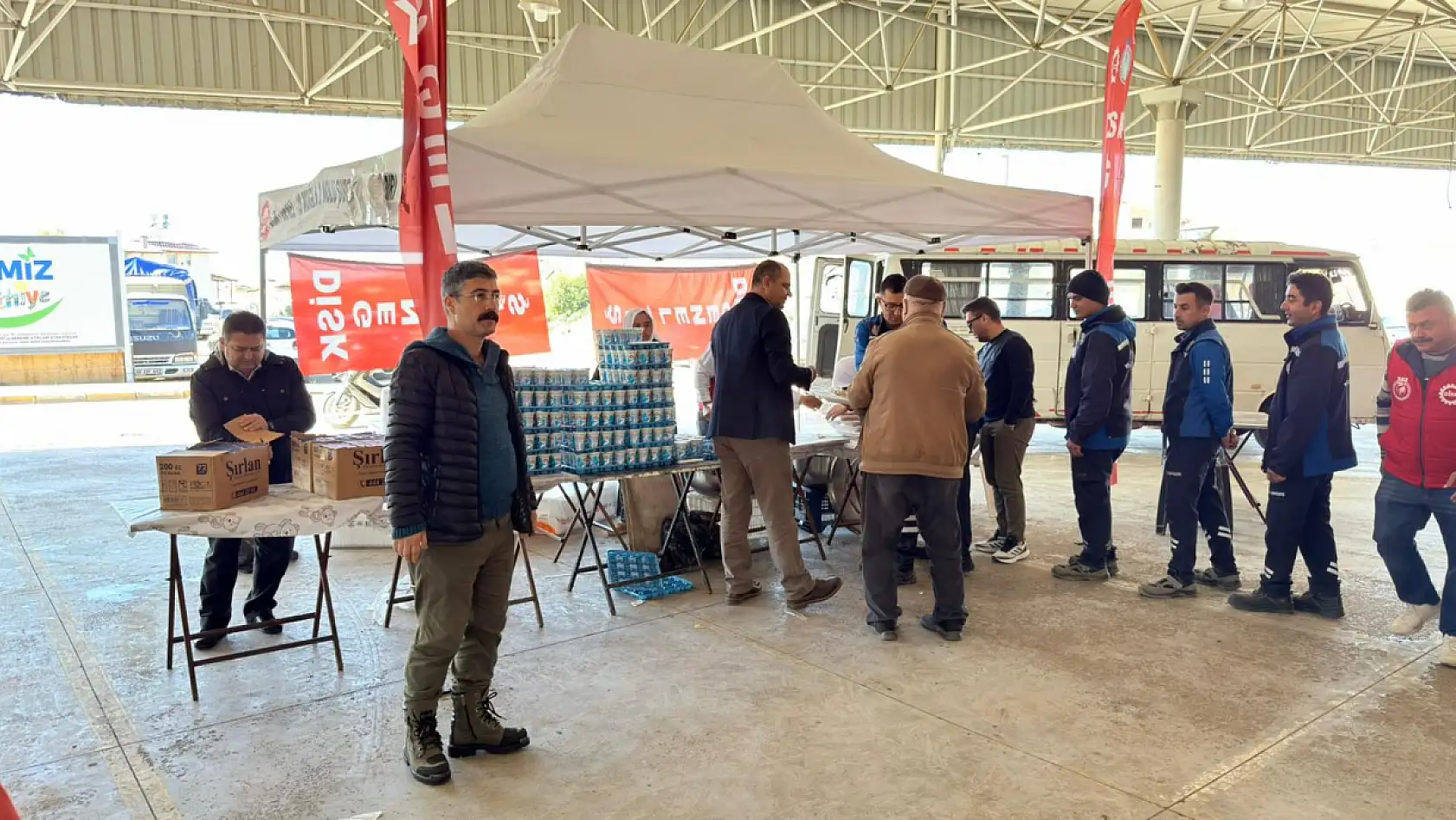 DİSK Genel-İş Muğla 2 No'lu Şube'den Fethiye'de personel dayanışma yemeği