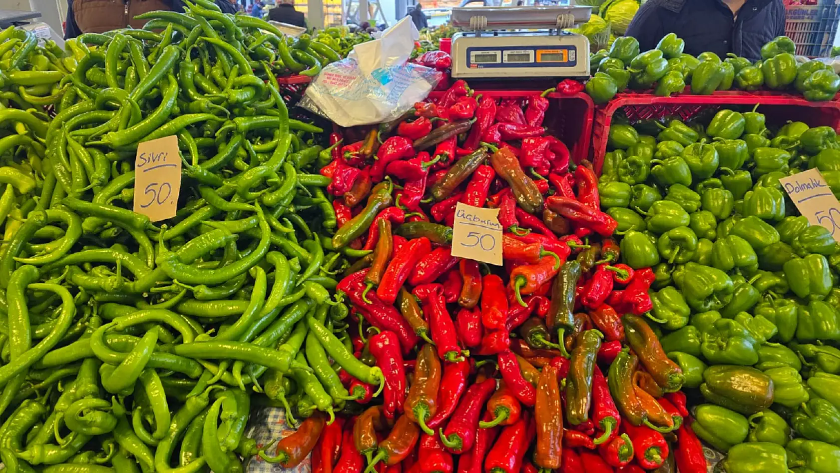 Fethiye pazarında fiyatlar mevsim etkisiyle şekilleniyor