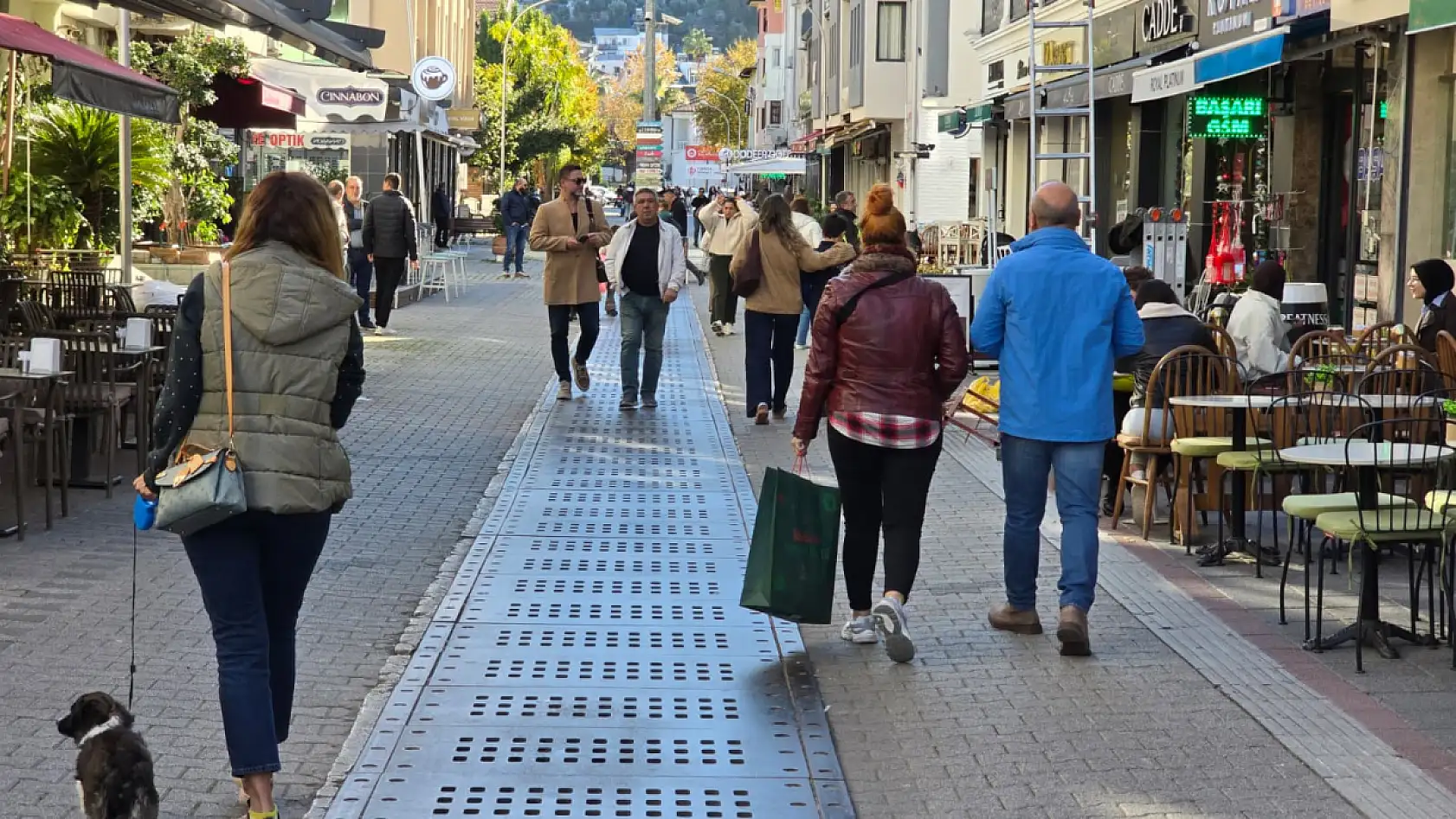 Fethiye'de yılbaşı hareketliliği: Dispanser Sokak'ta alışveriş yoğunluğu