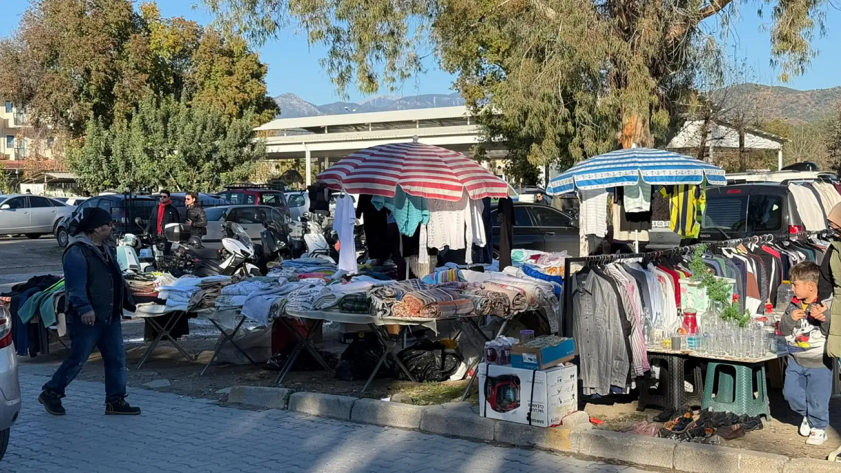 FETAV'ın İkinci El Pazarı Çalış'ta Yoğun İlgi Görüyor