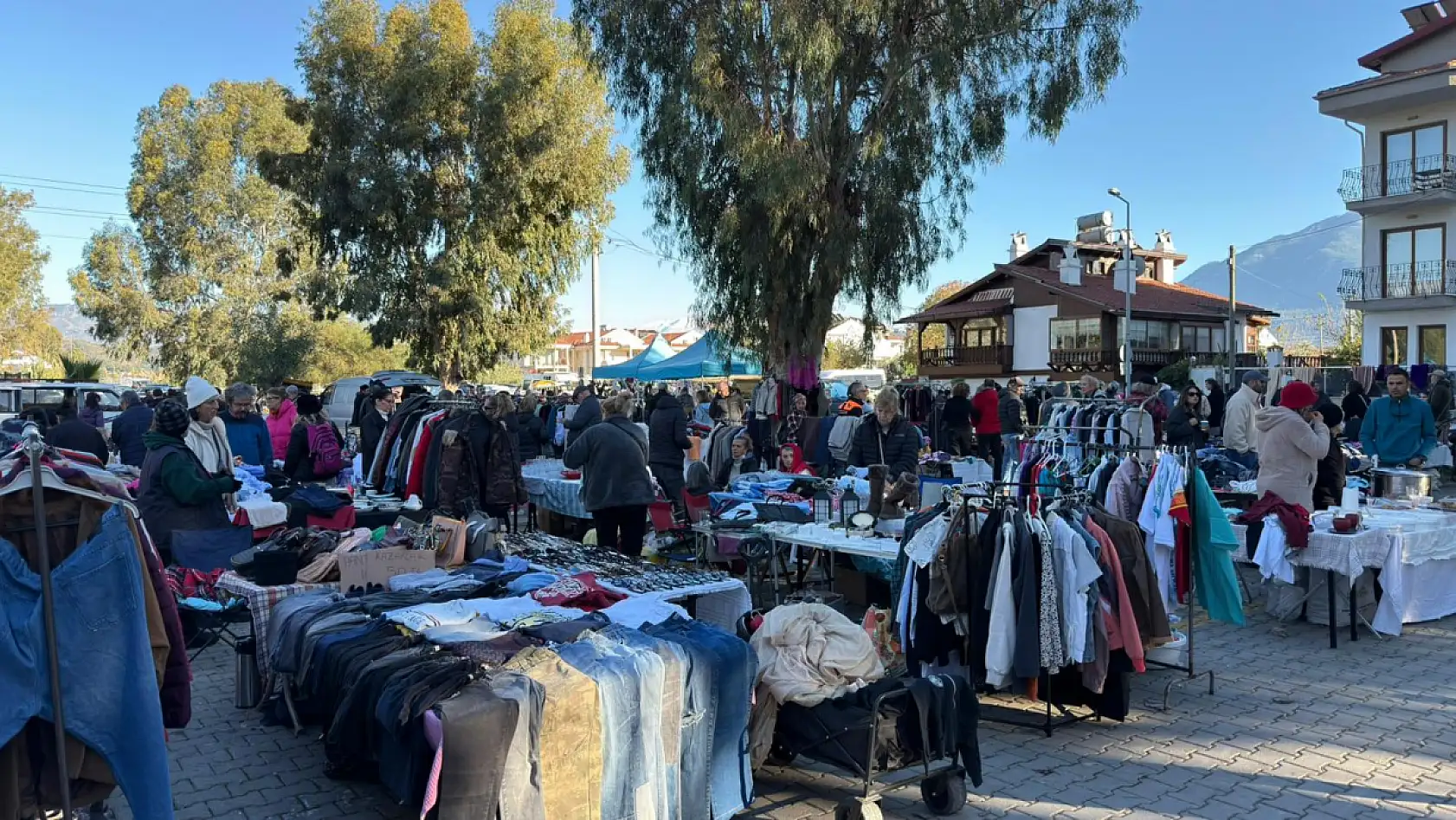 FETAV'ın İkinci El Pazarı Çalış'ta Yoğun İlgi Görüyor