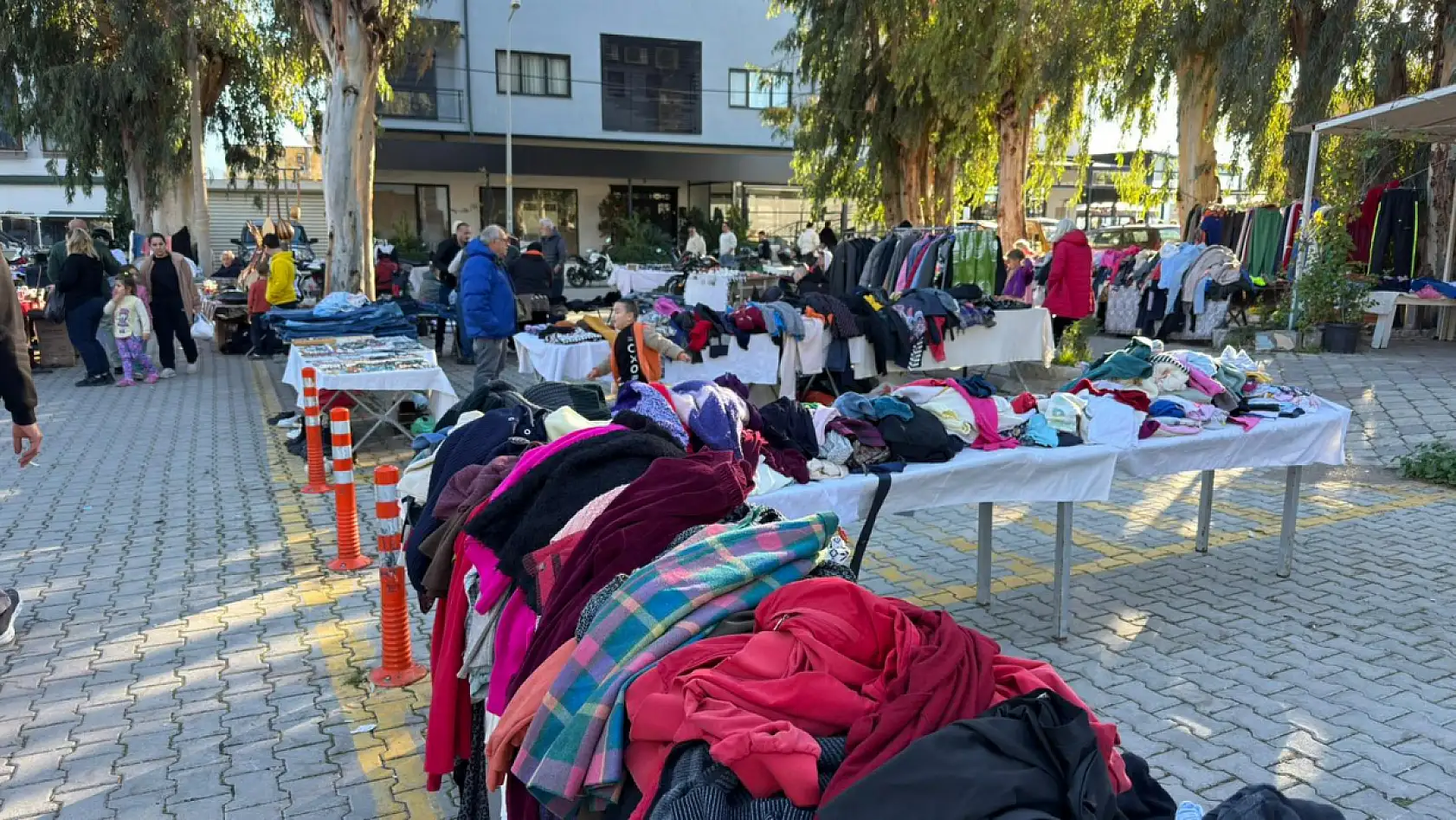 FETAV'ın İkinci El Pazarı Çalış'ta Yoğun İlgi Görüyor
