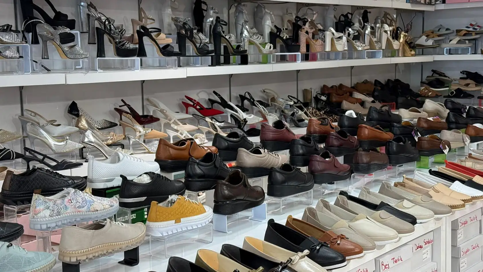 Fethiye'de soğuk havalar bot satışlarını hareketlendirdi