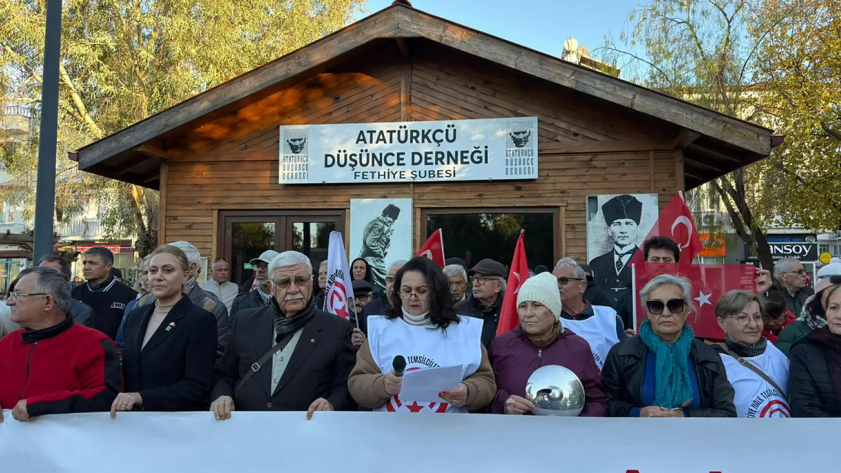 Fethiye Halk Temsilcileri Meclisi'nden asgari ücret tepkisi: 'Yaşamın asgarisi olmaz'