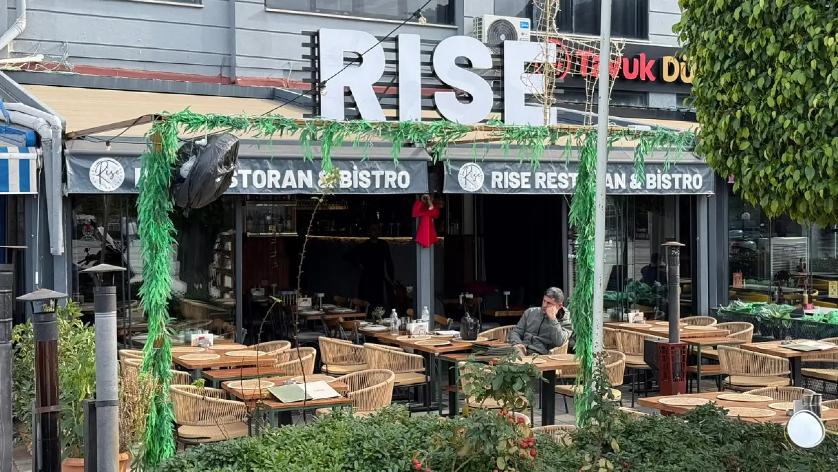 Fethiye'de Rise Restoran'dan 2026'ya özel eğlence ve lezzet dolu program