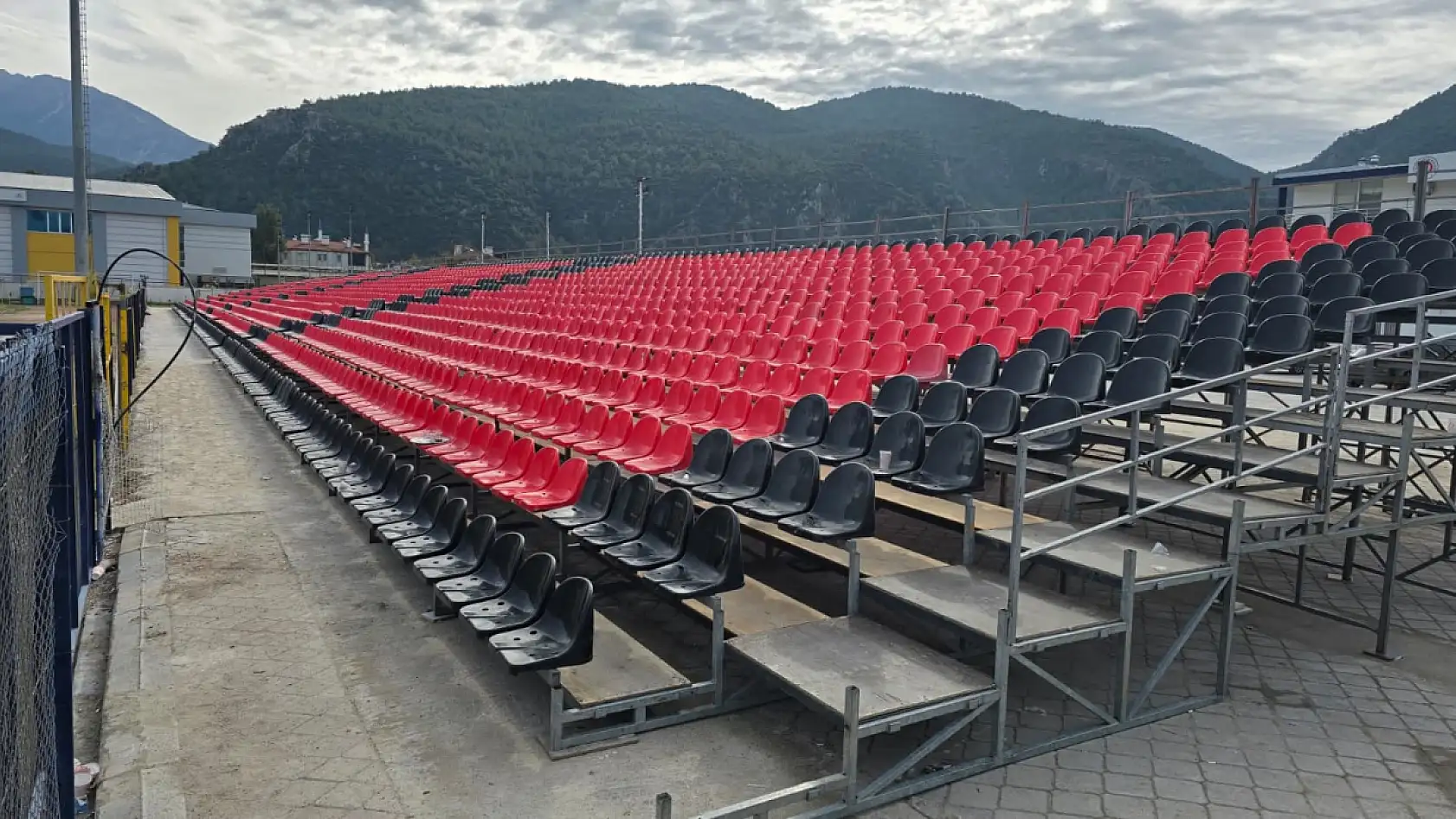 Galatasaray Maçı Öncesi Fethiye İlçe Stadı'nda Yoğun Hazırlık