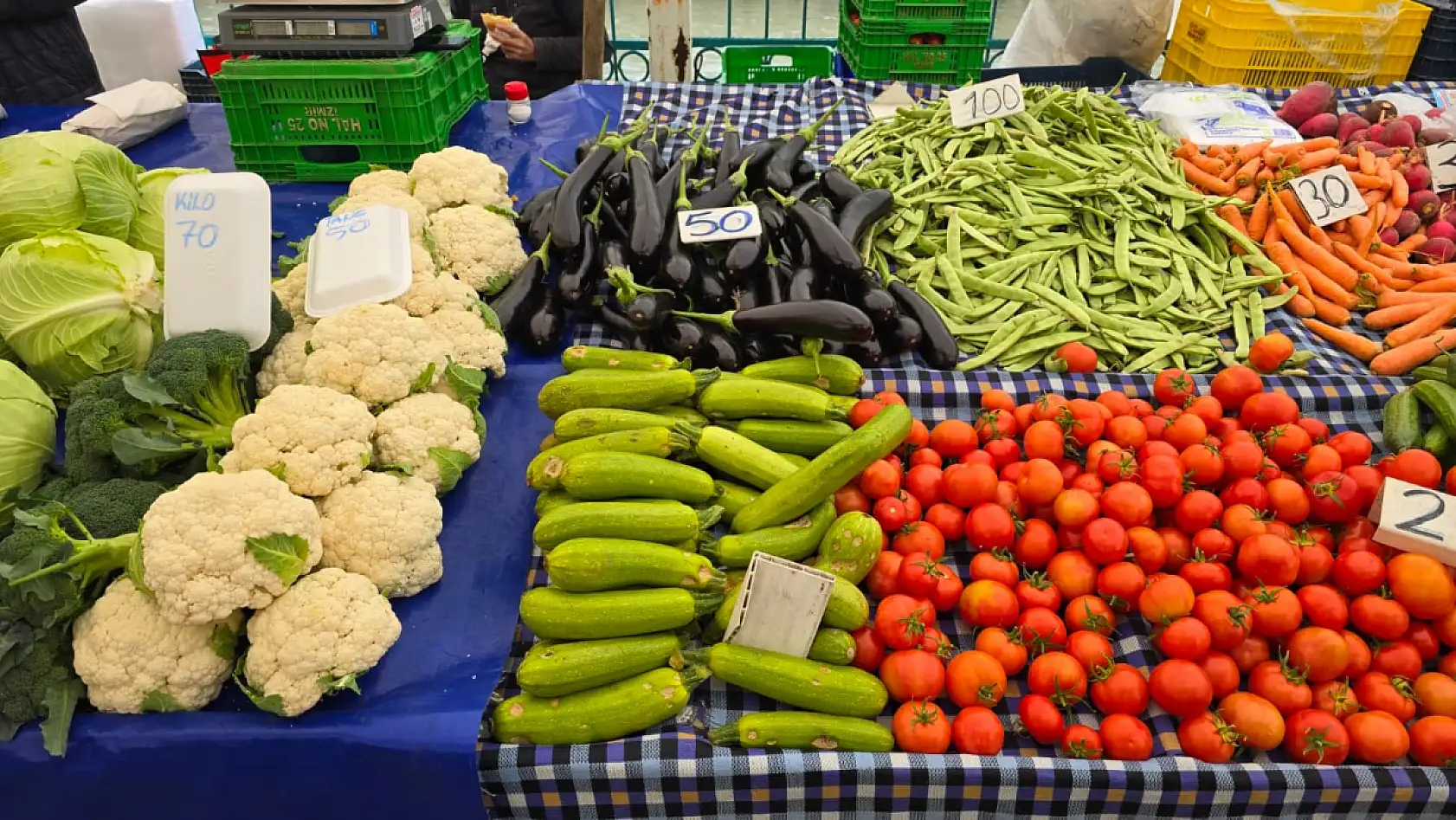 2025'in Son Salı Pazarı'nda yılbaşı hareketliliği