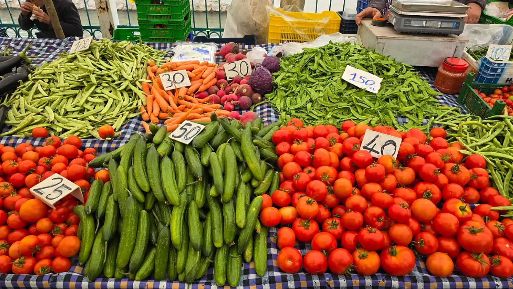 2025'in Son Salı Pazarı'nda yılbaşı hareketliliği