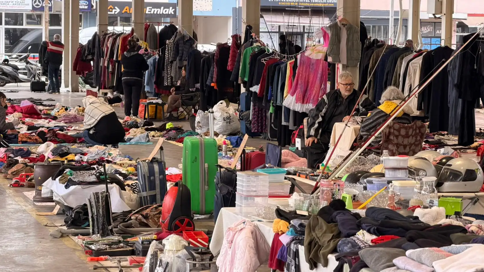 Fethiye Patlangıç'ta ikinci el pazarı sakin başladı