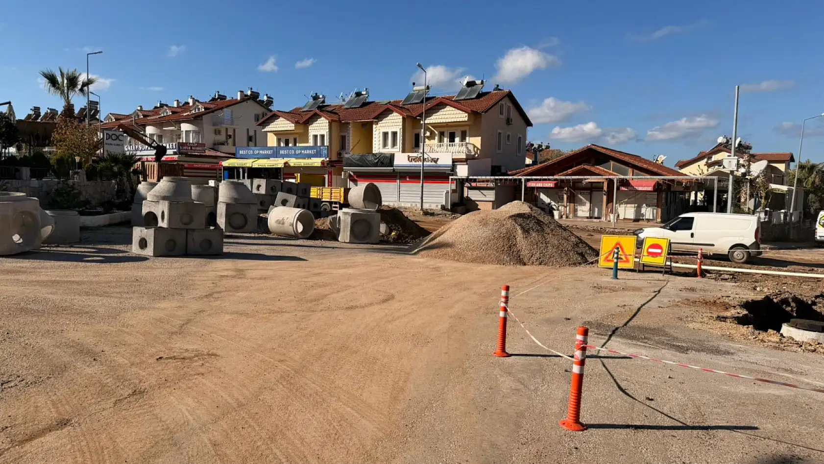 Fethiye'de Ölüdeniz yolu Ovacık–şehir içi etabında çalışmalar devam ediyor