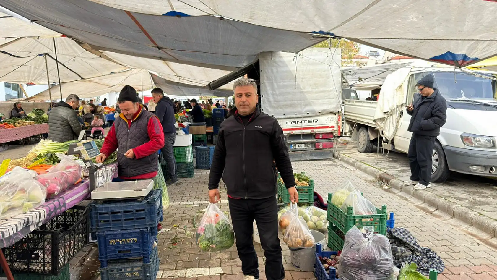 Fethiye'de Çalış Pazar Pazarı'nda Fiyatlar Sabit: 'Geçen Haftayla Aynı'