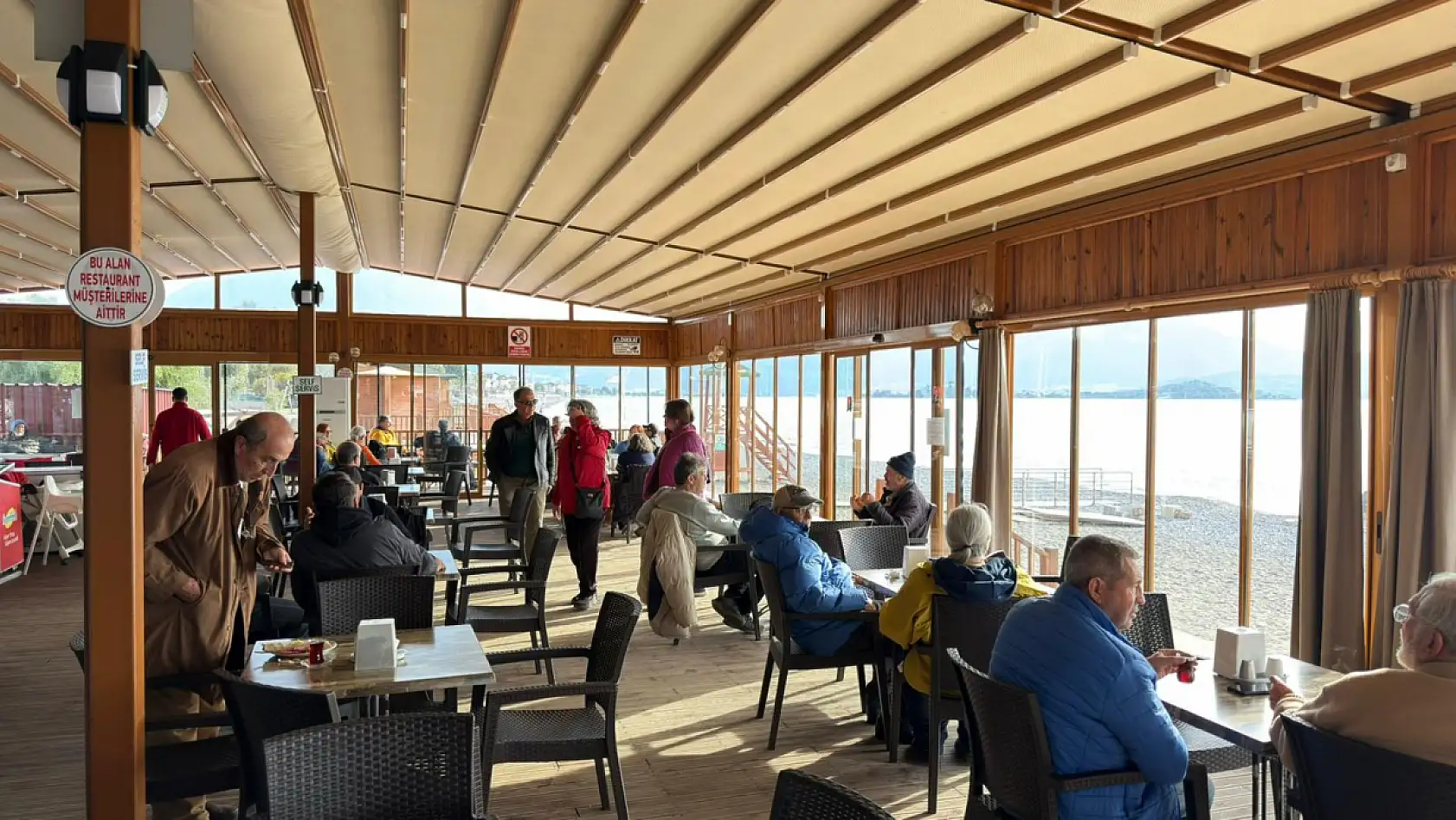 Çalış Halk Plajı kış sezonunda da vatandaşın uğrak noktası oldu